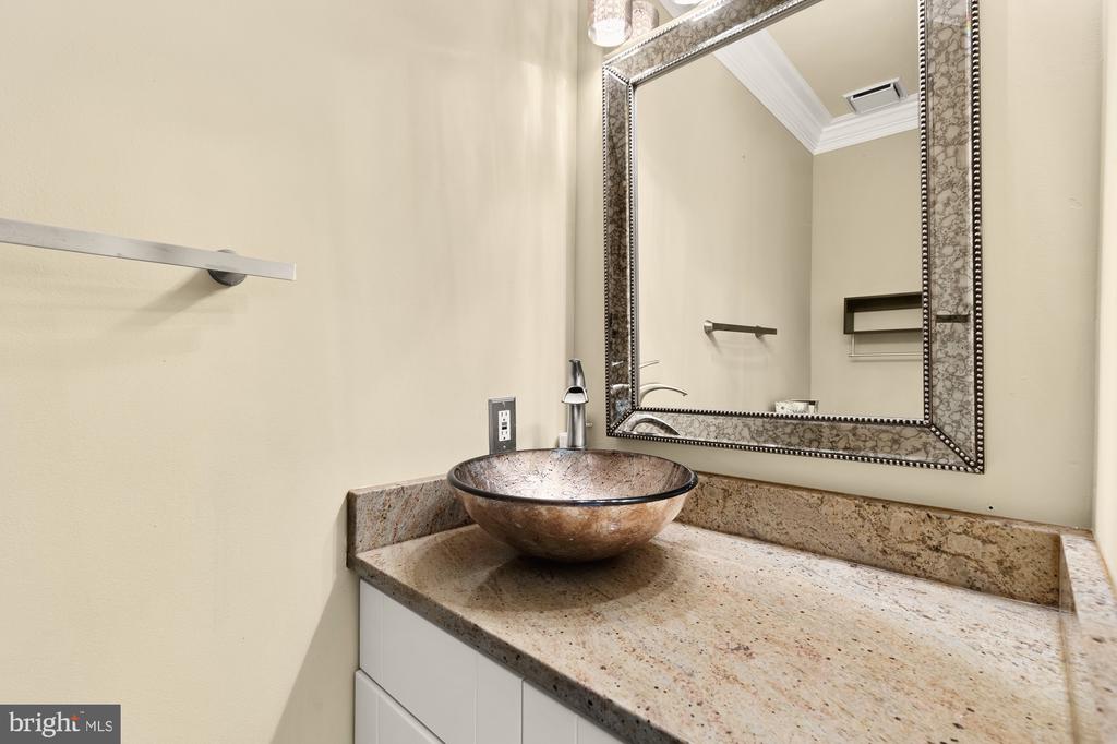 9204 OREGOLD COURT