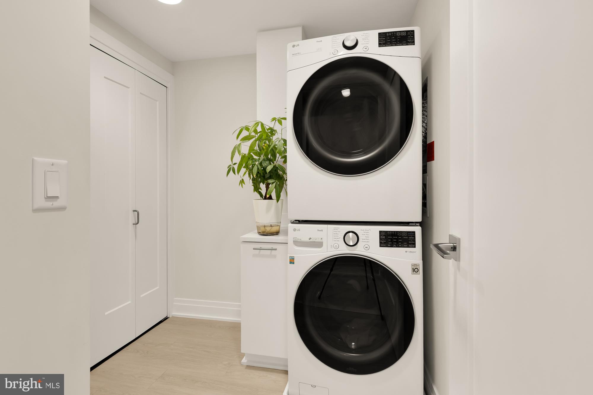 1201 N ROYAL STREET 206