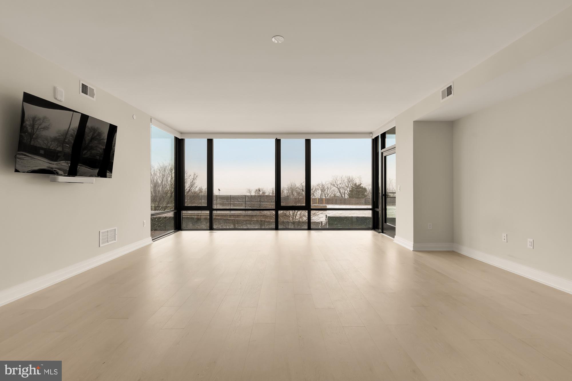 1201 N ROYAL STREET 206