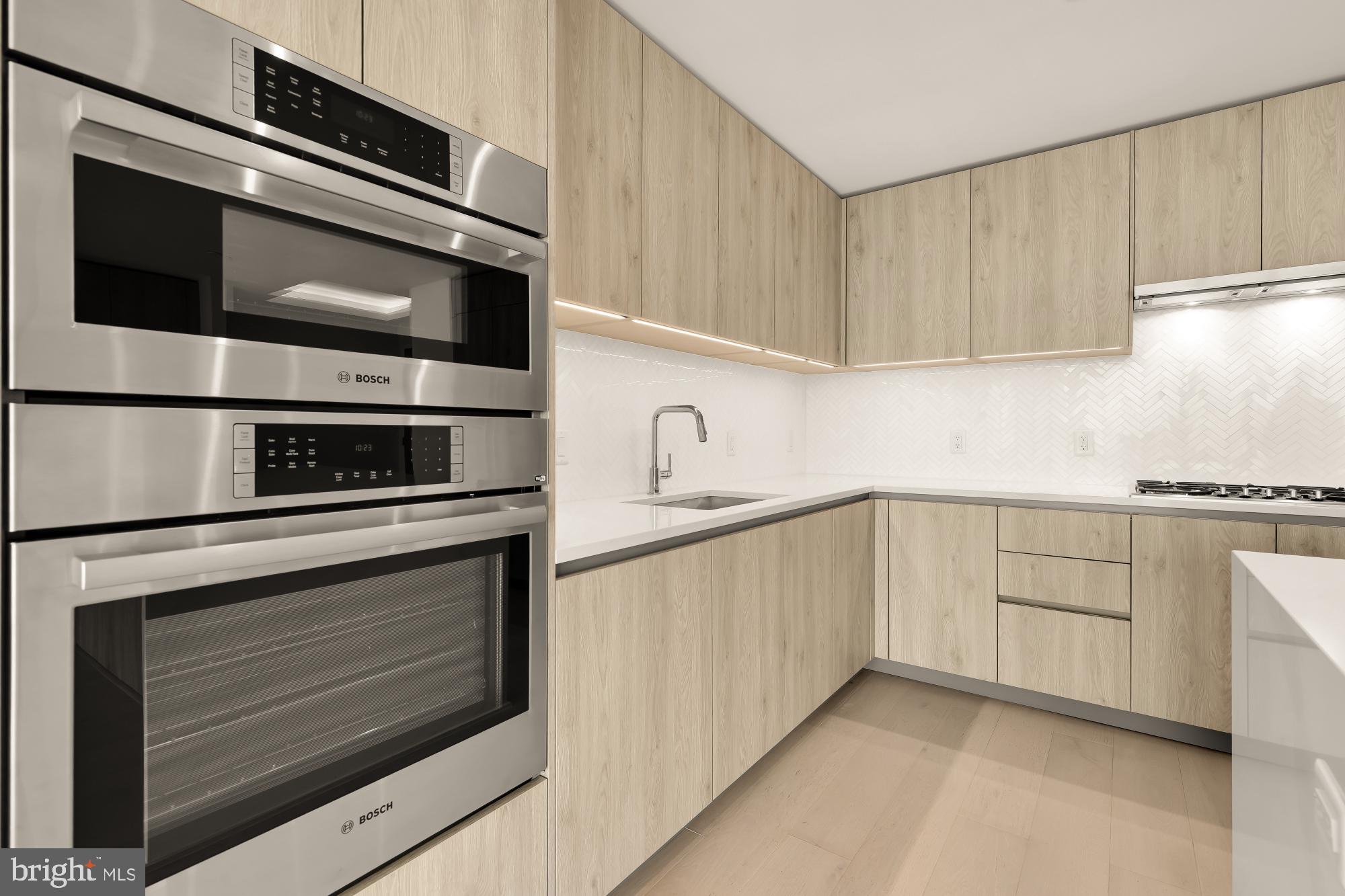 1201 N ROYAL STREET 206