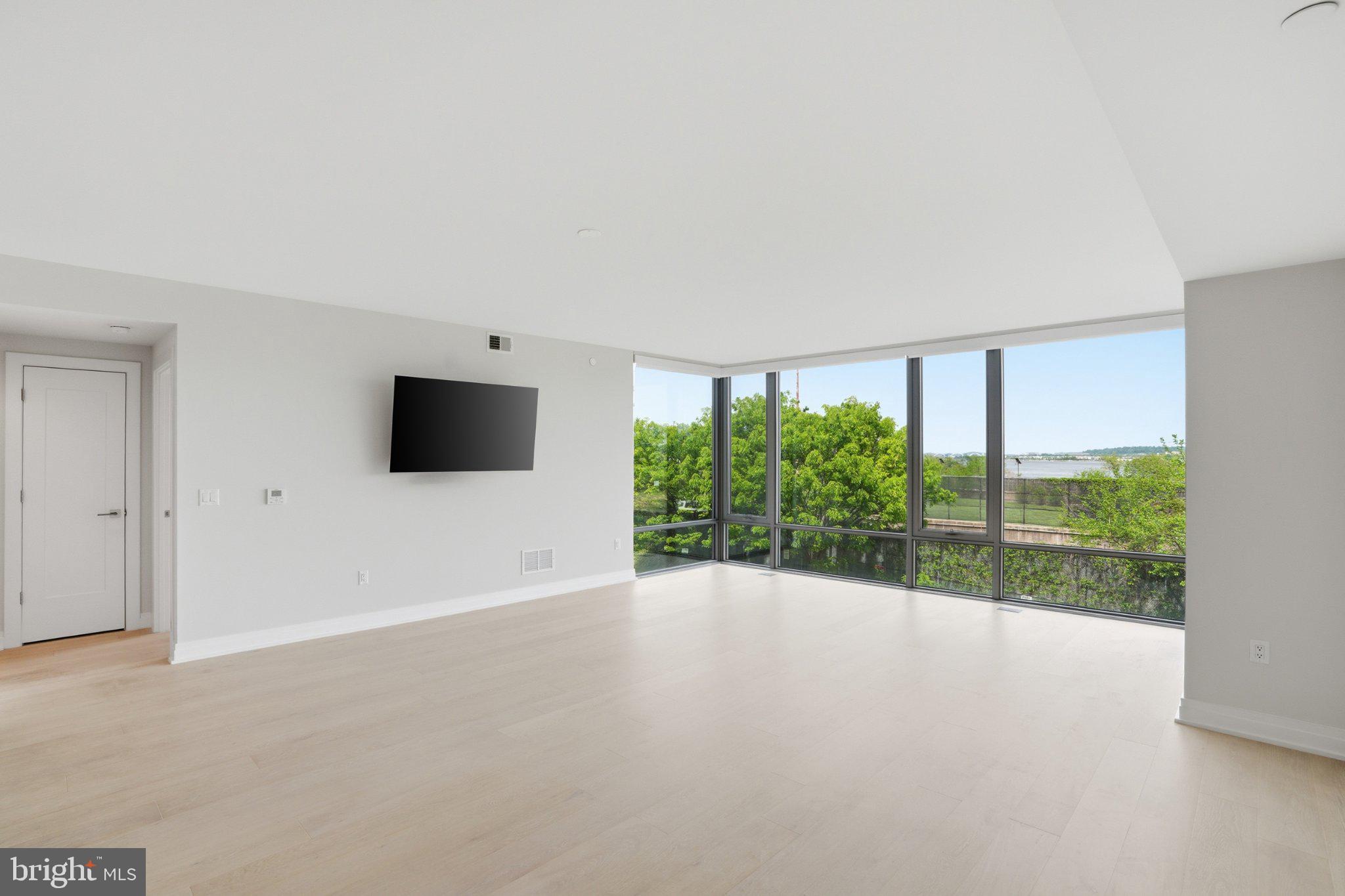 1201 N ROYAL STREET 206