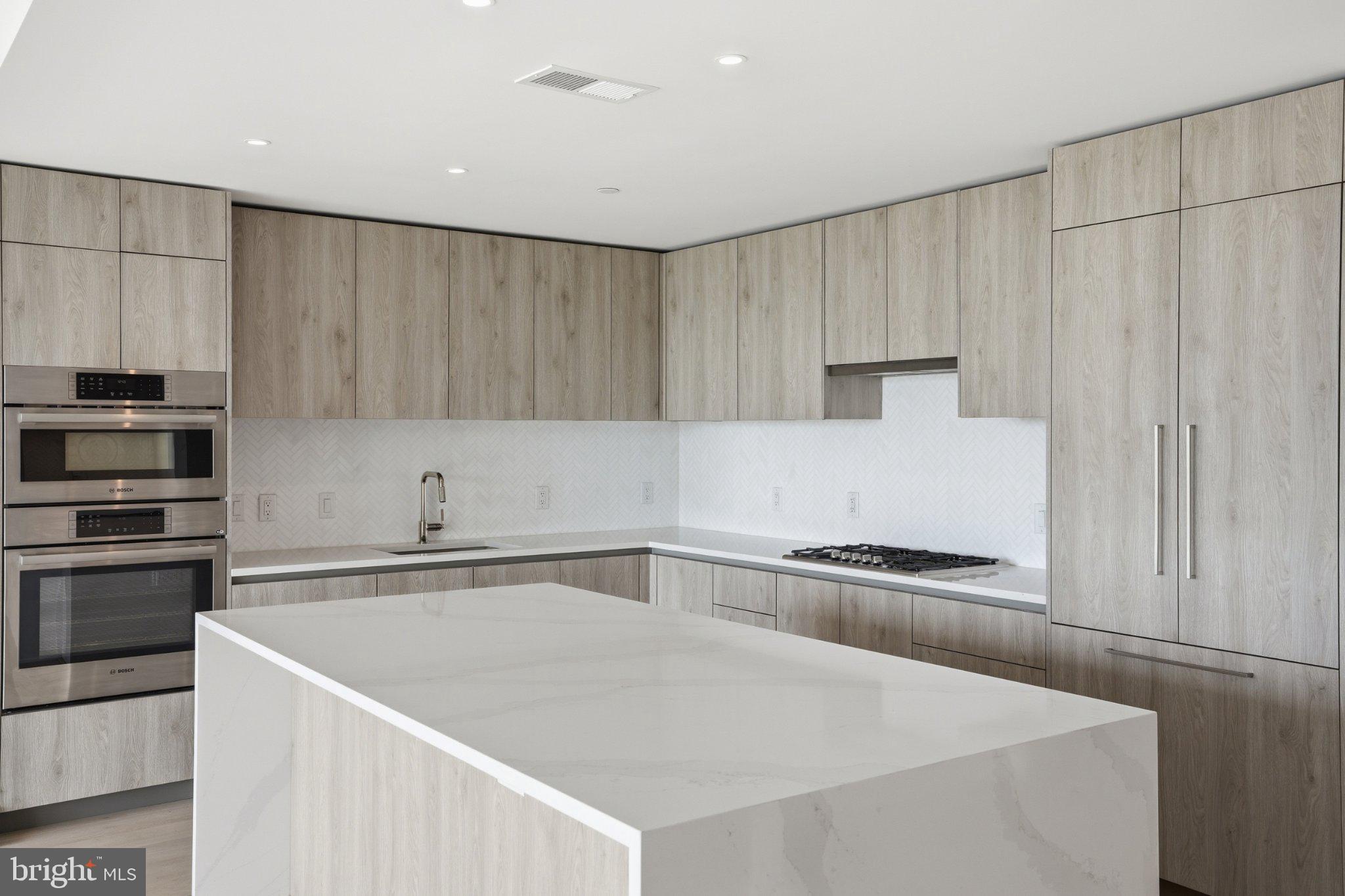 1201 N ROYAL STREET 206