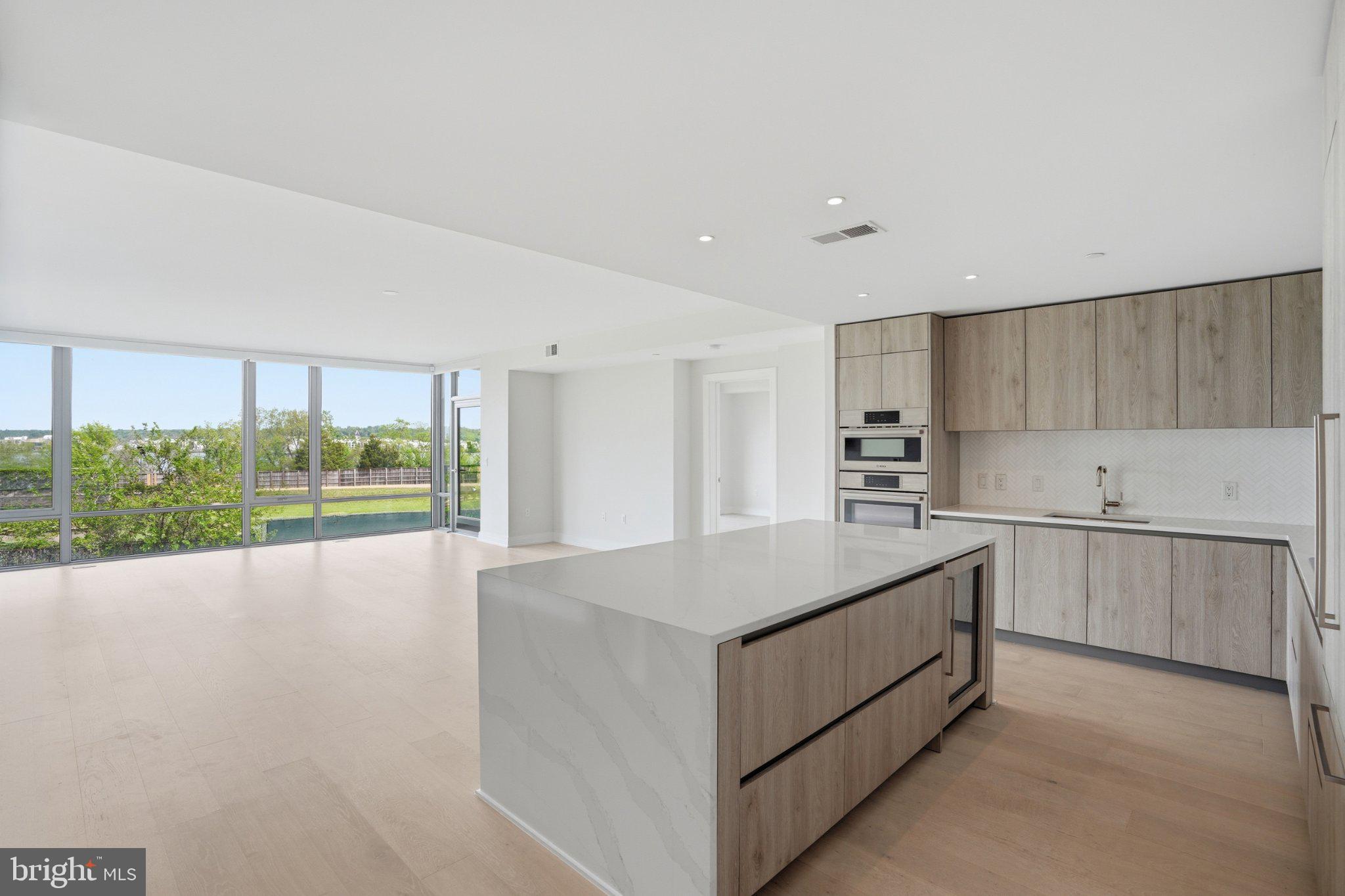 1201 N ROYAL STREET 206