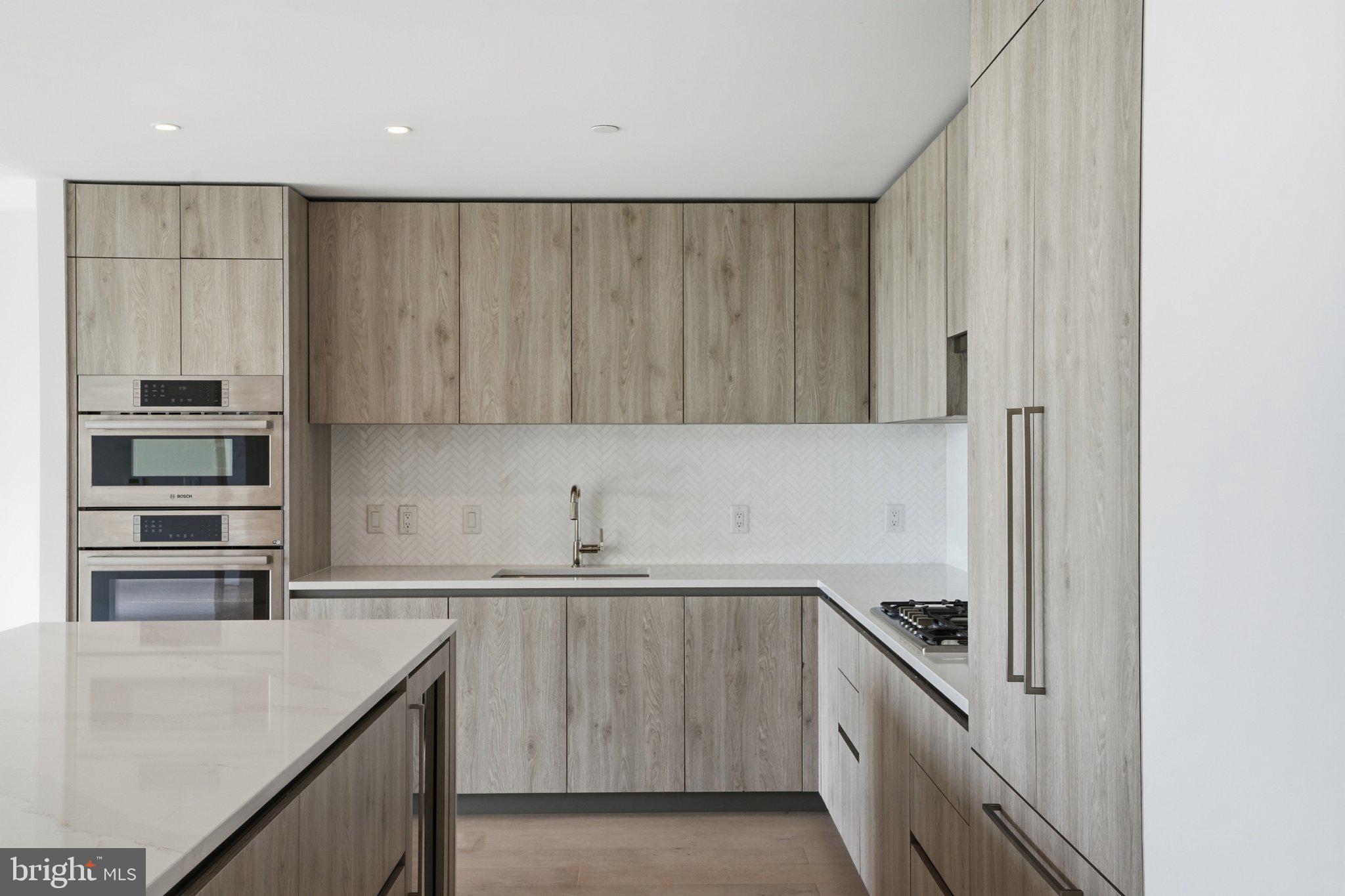 1201 N ROYAL STREET 206