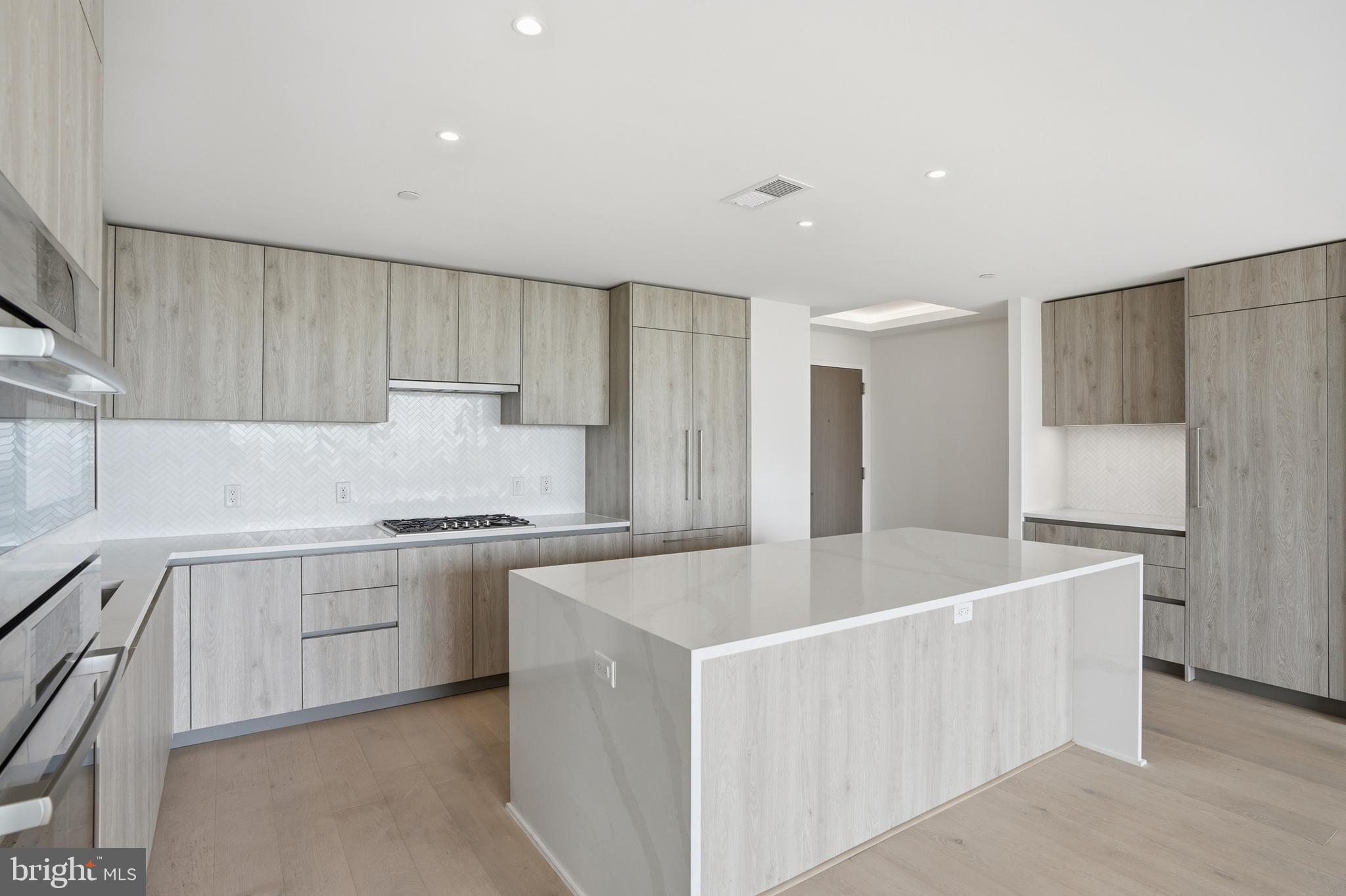 1201 N ROYAL STREET 206