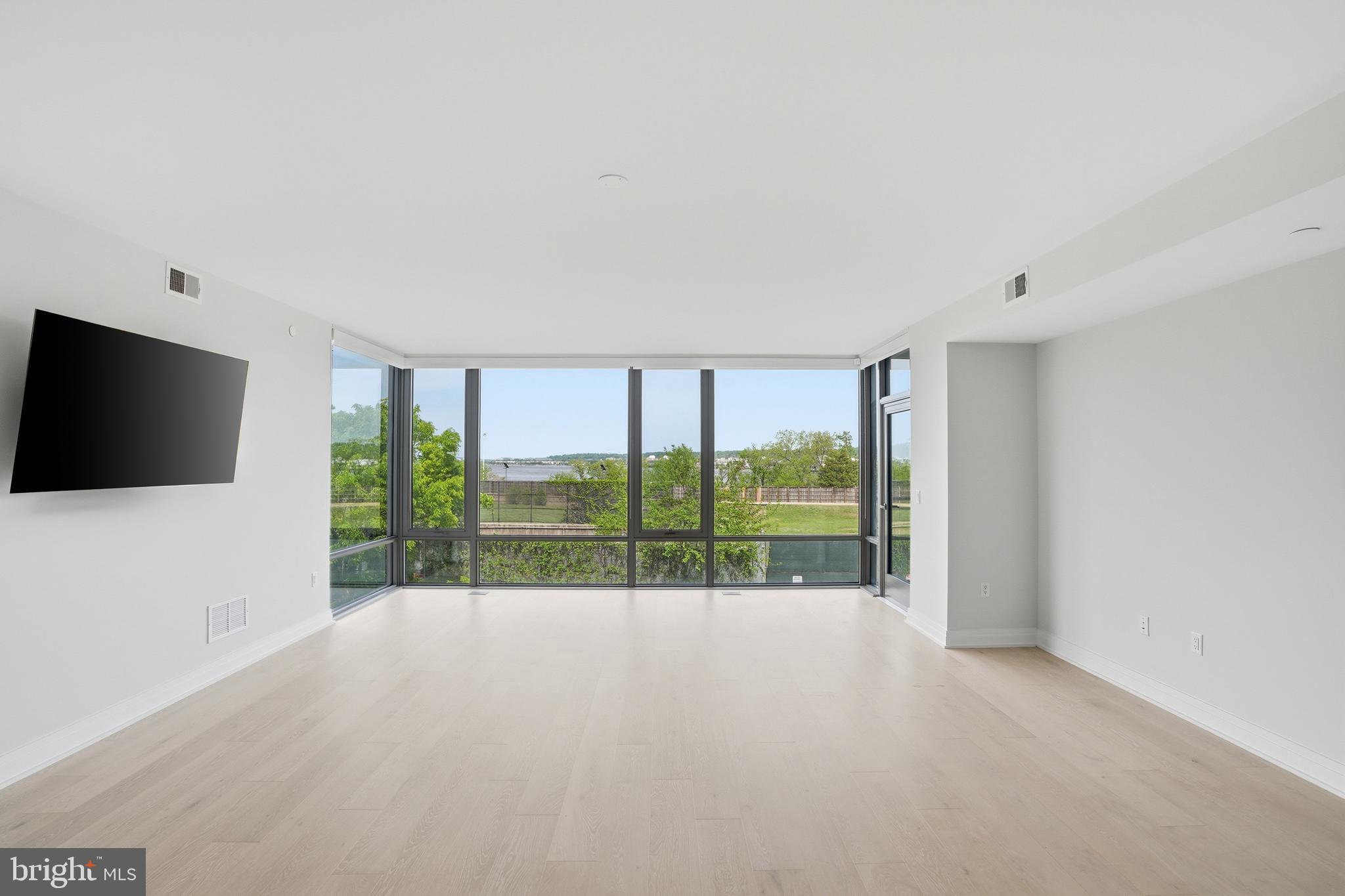 1201 N ROYAL STREET 206