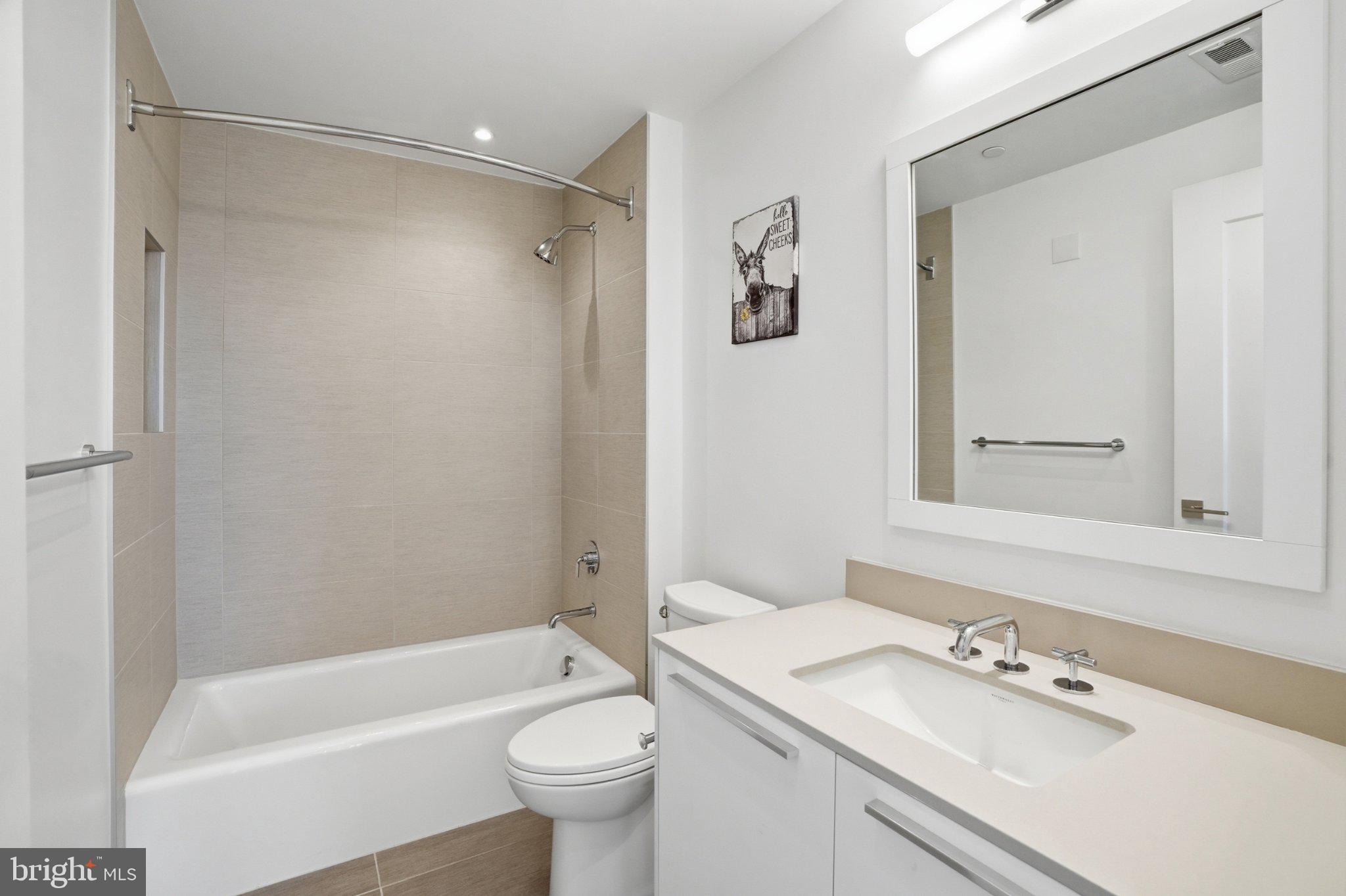 1201 N ROYAL STREET 206