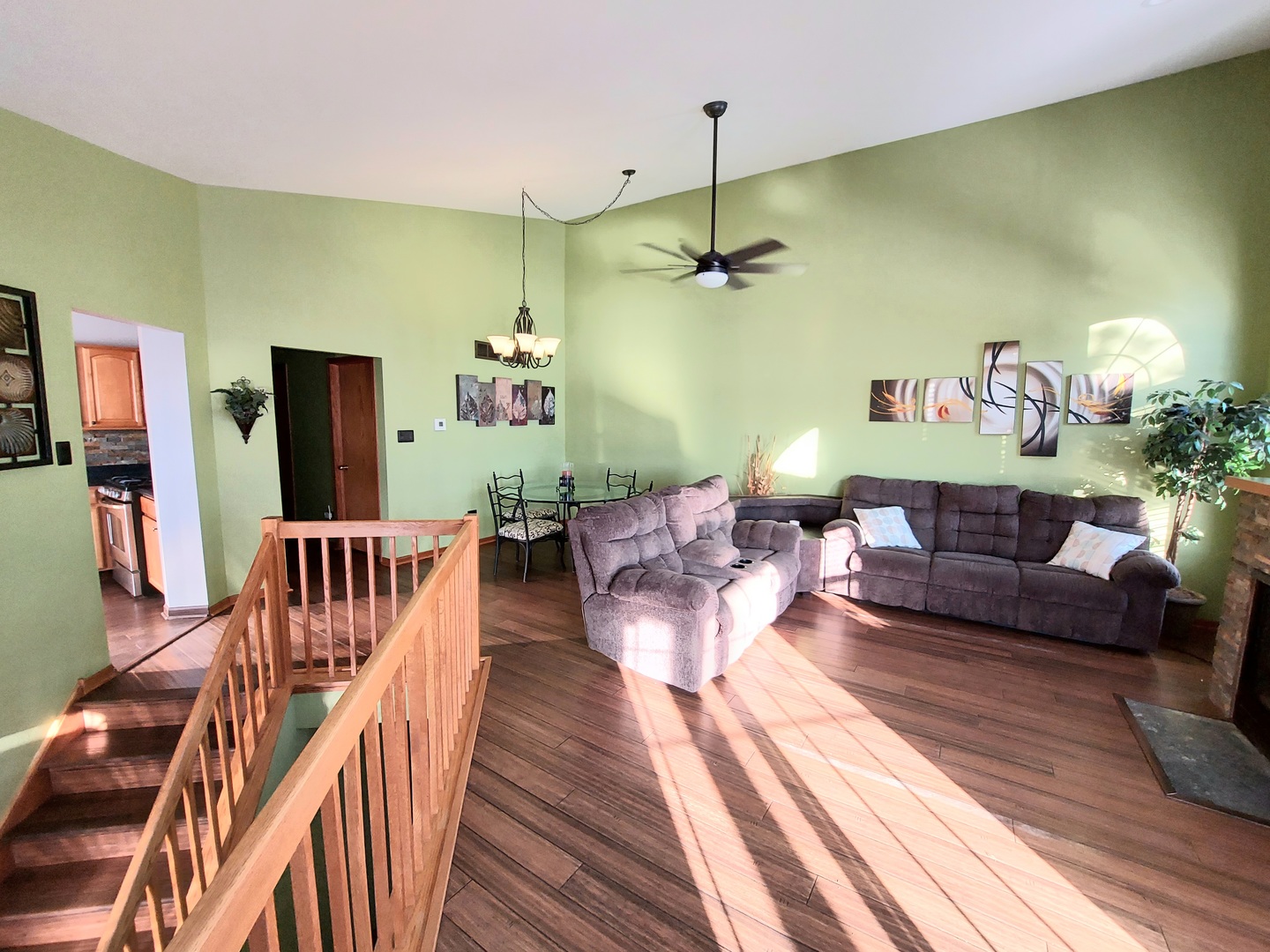 14009 Cambridge Circle