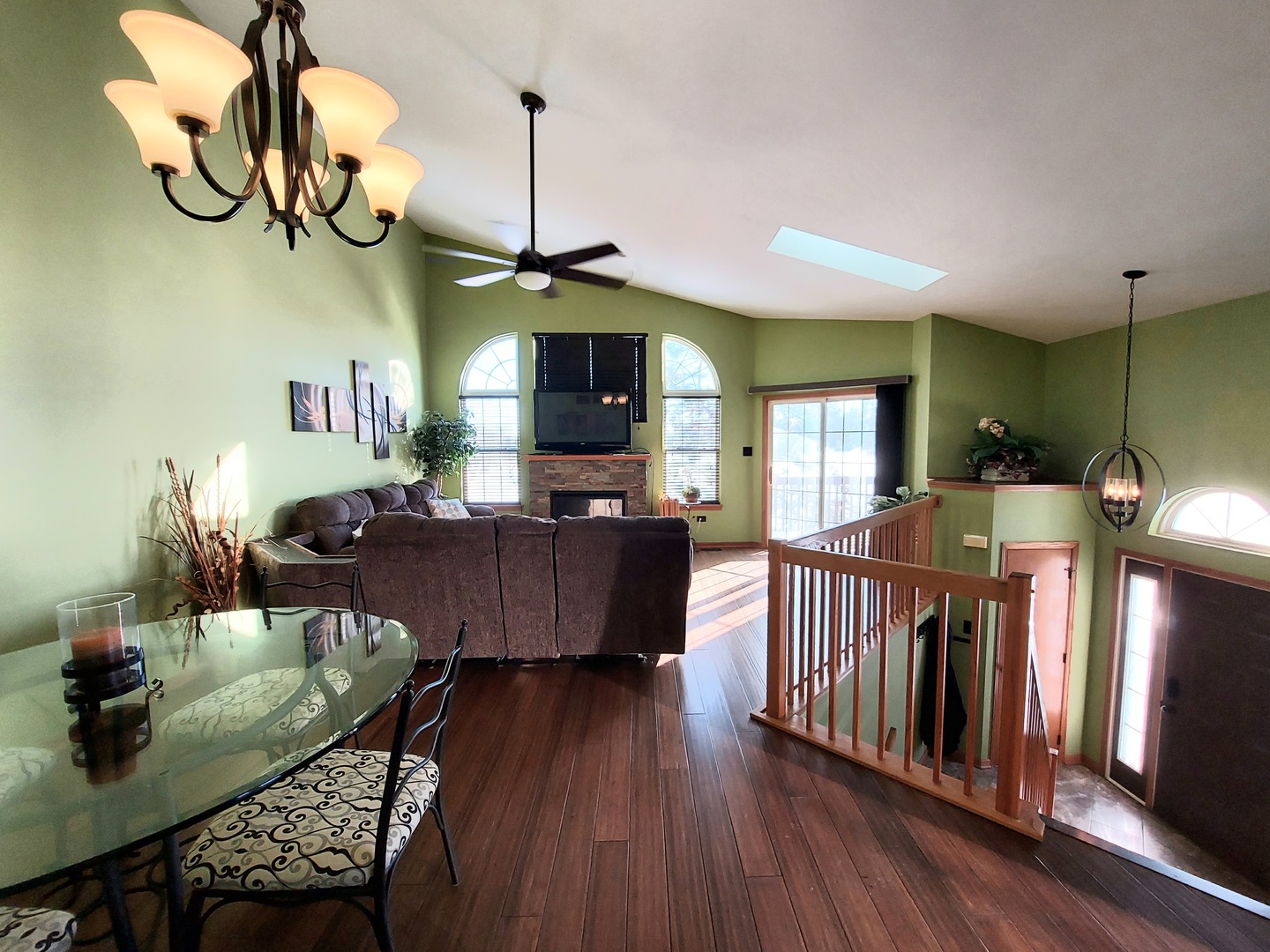 14009 Cambridge Circle