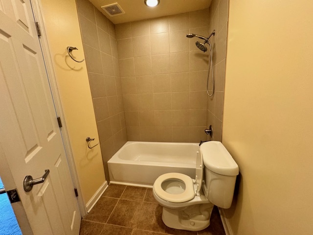 6190 Pinewood Court Unit: 203