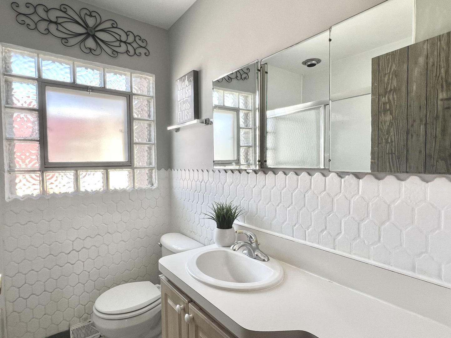 8853 N Washington Street Unit: A