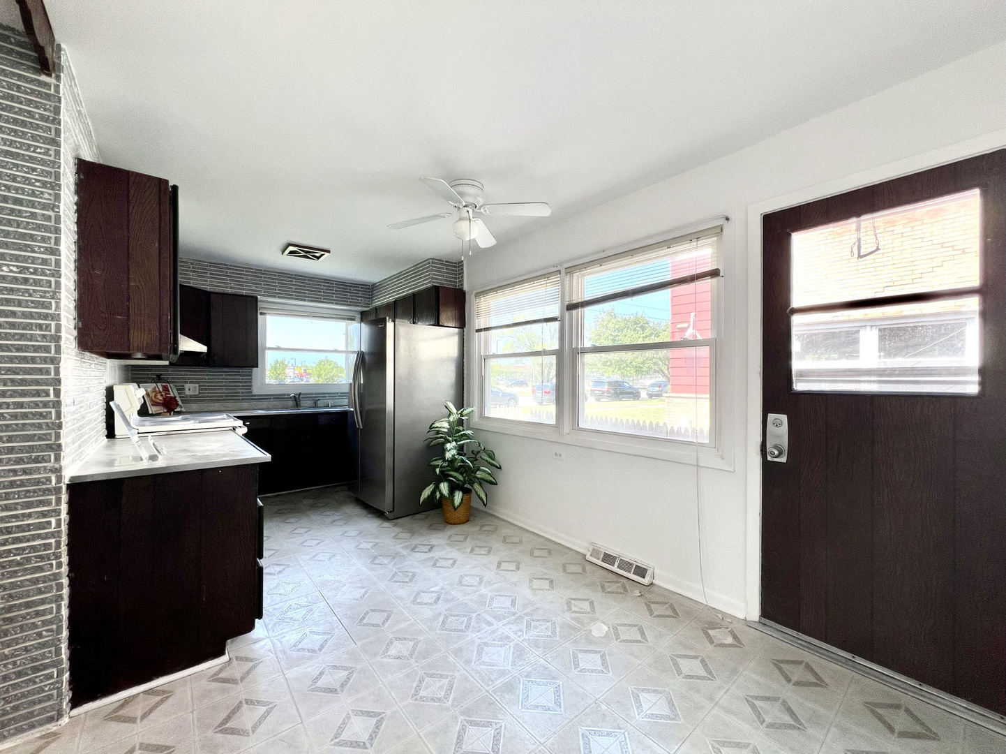 8853 N Washington Street Unit: A