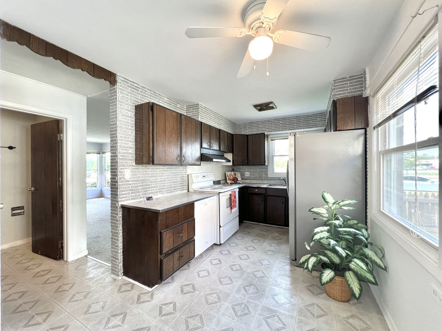 8853 N Washington Street Unit: A