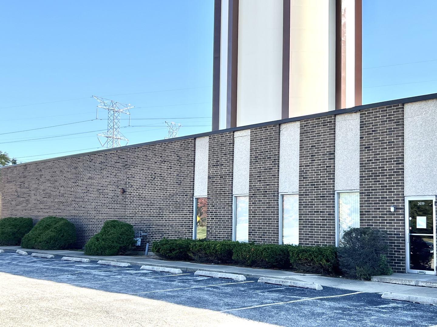 2039 Foster Avenue