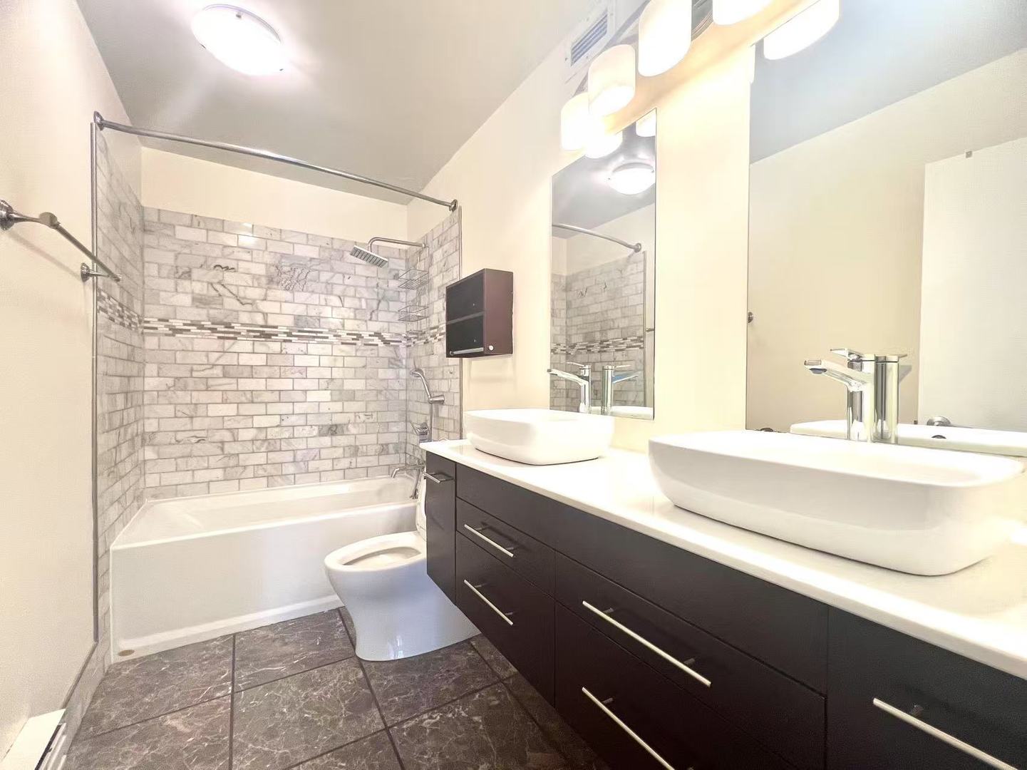 6033 N SHERIDAN Road Unit: 27C