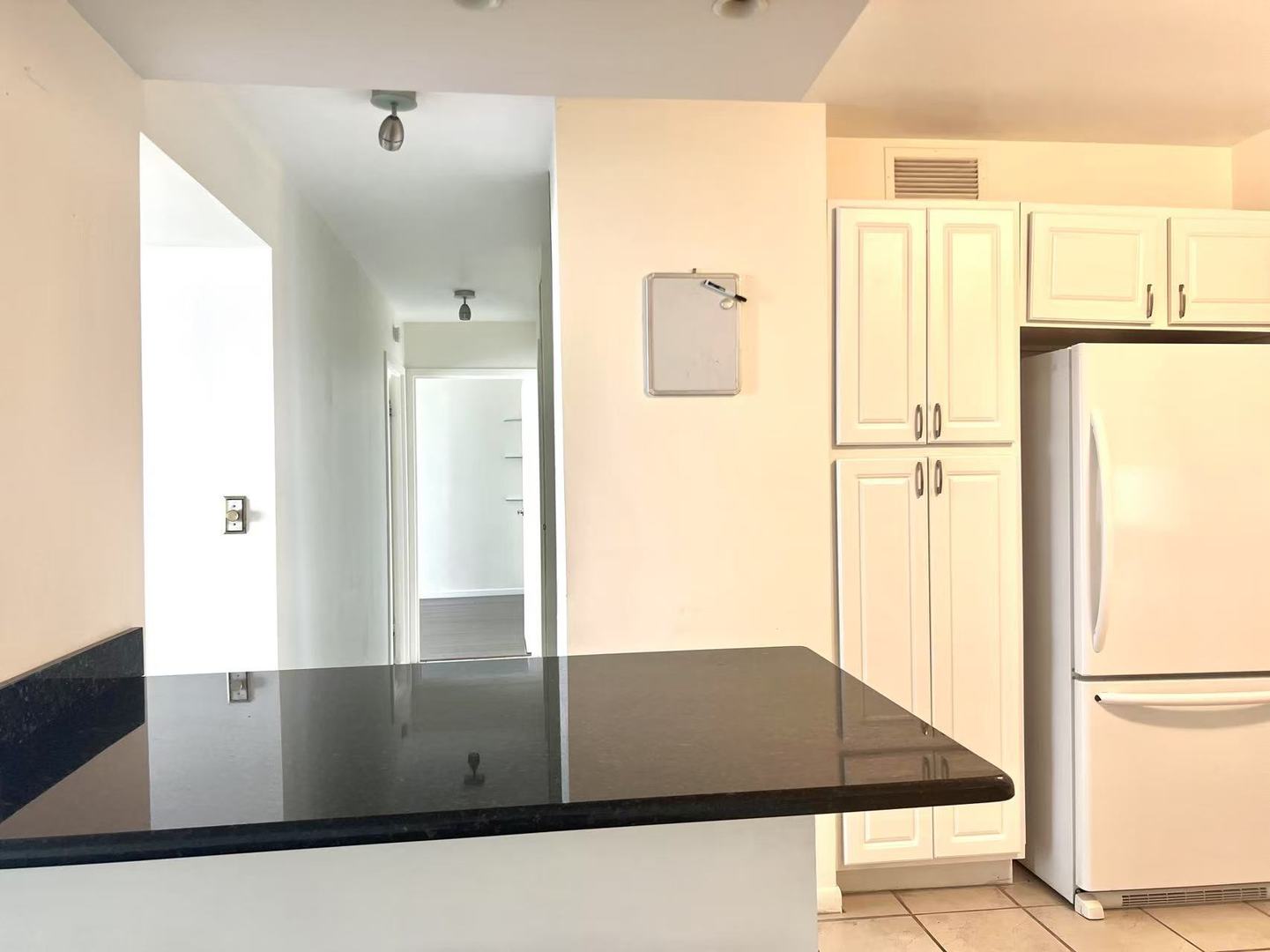 6033 N SHERIDAN Road Unit: 27C