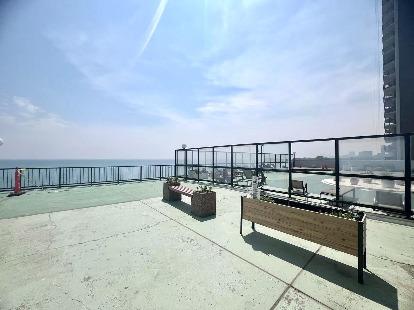 6033 N SHERIDAN Road Unit: 27C