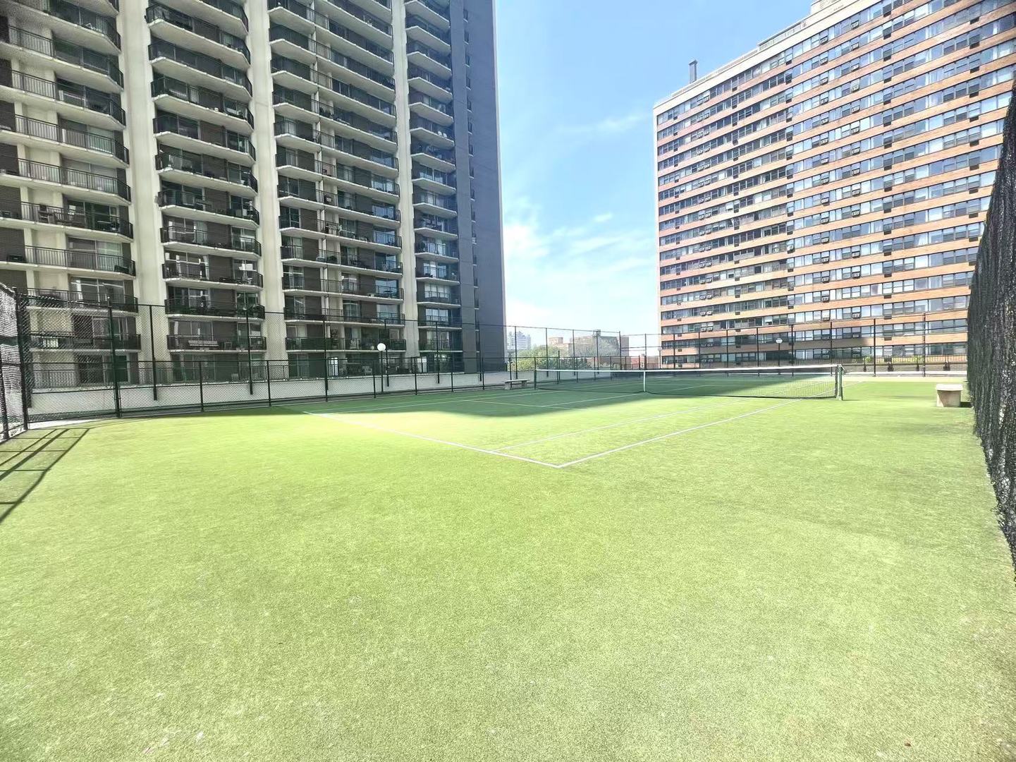 6033 N SHERIDAN Road Unit: 27C