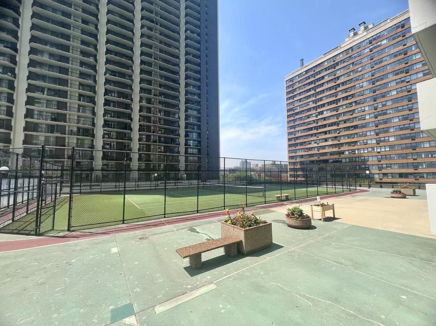 6033 N SHERIDAN Road Unit: 27C