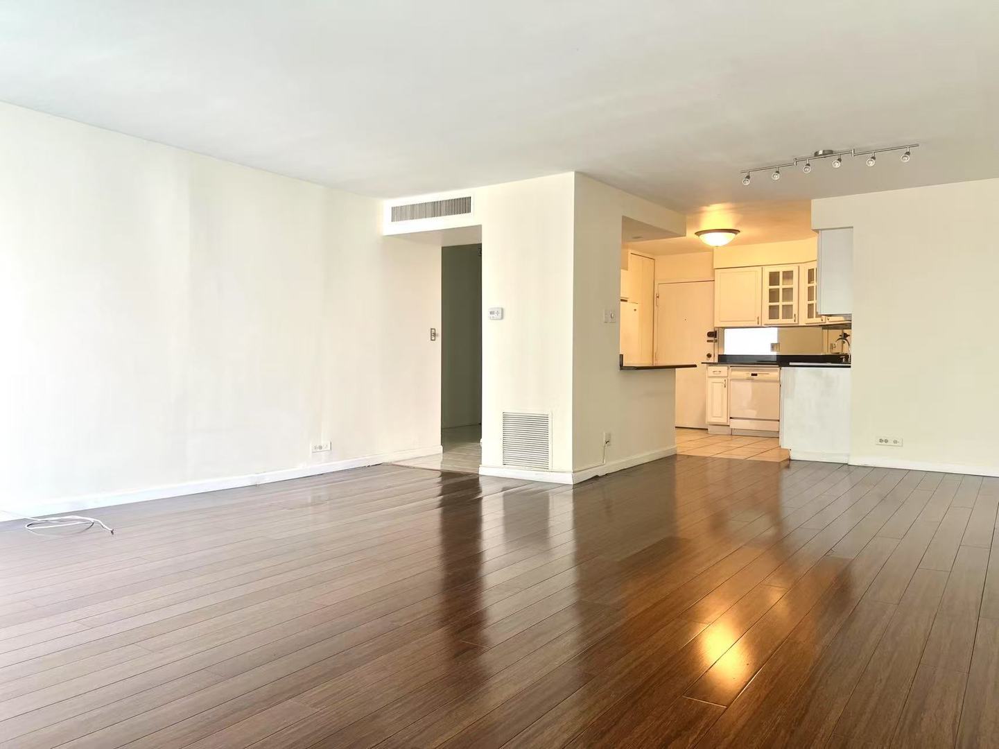 6033 N SHERIDAN Road Unit: 27C