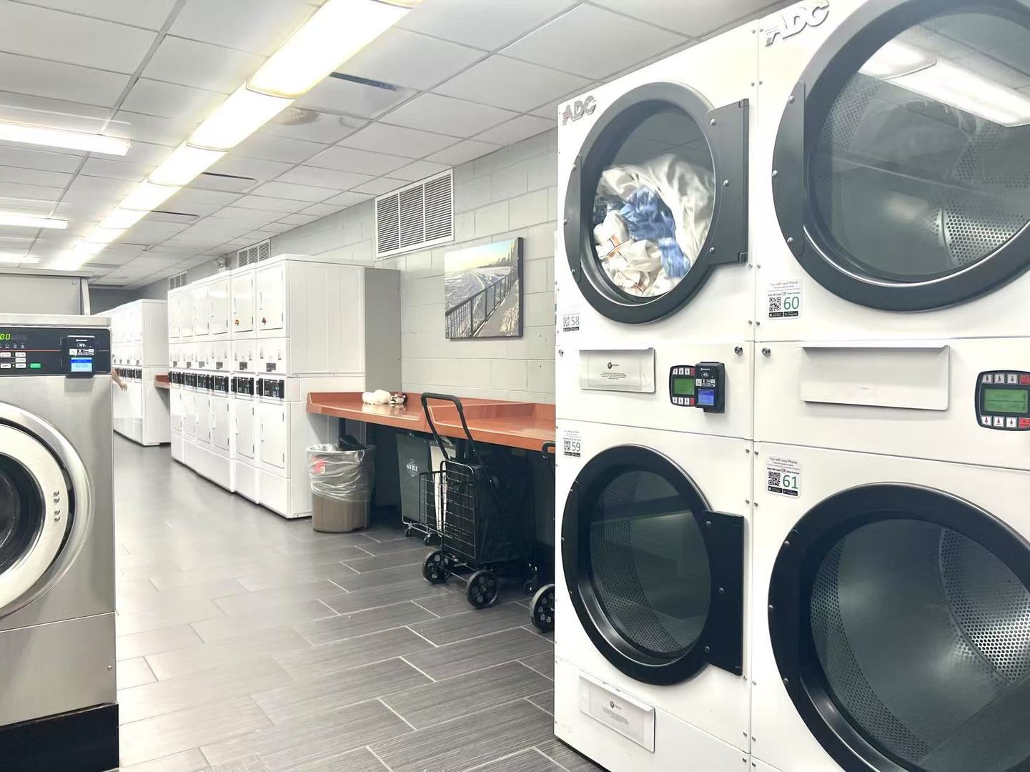 6033 N SHERIDAN Road Unit: 27C