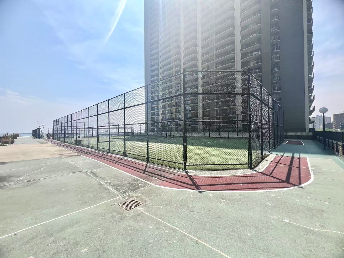 6033 N SHERIDAN Road Unit: 27C