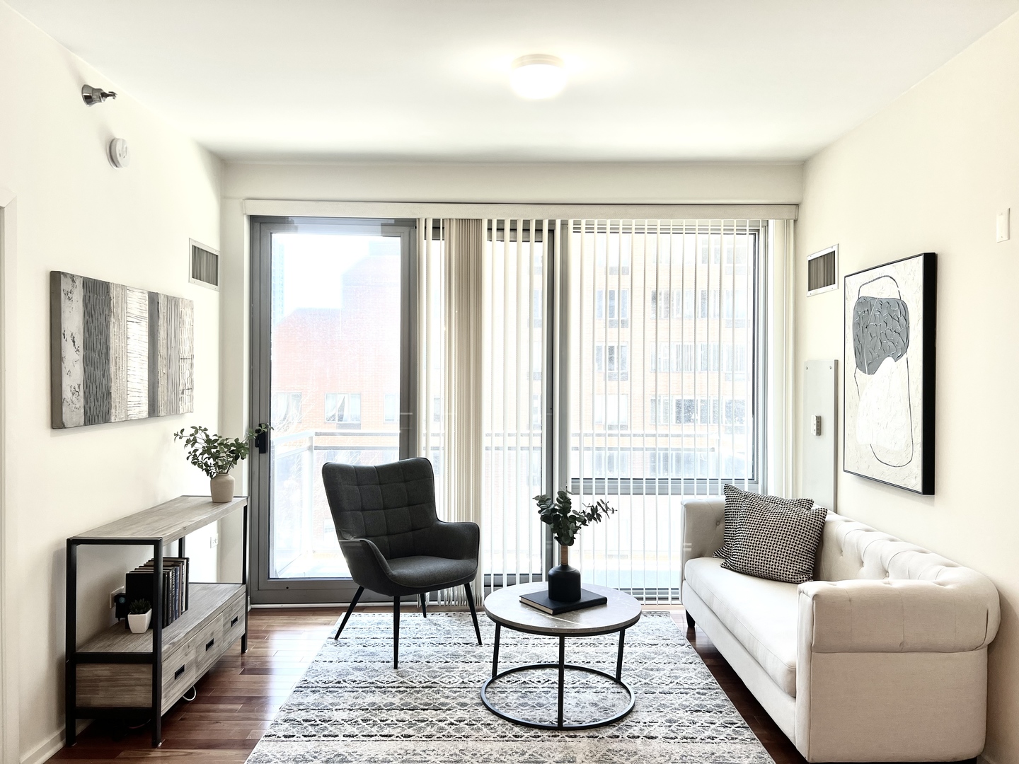 1 E 8th Street Unit: 307