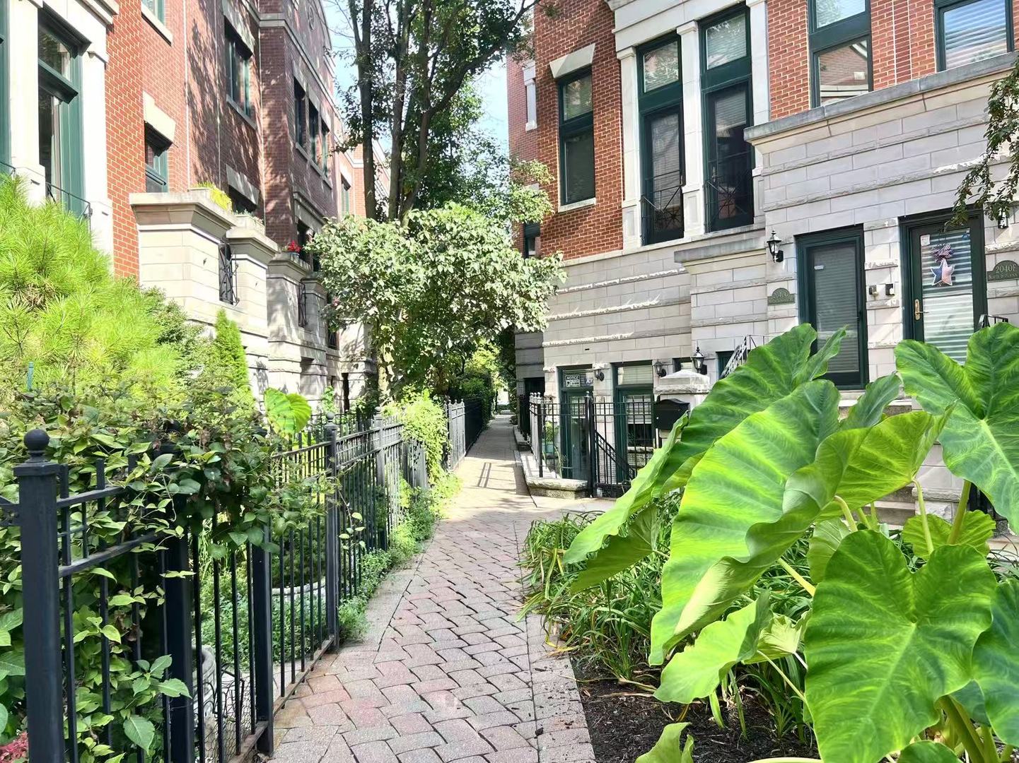 2040 N Sedgwick Street Unit: H