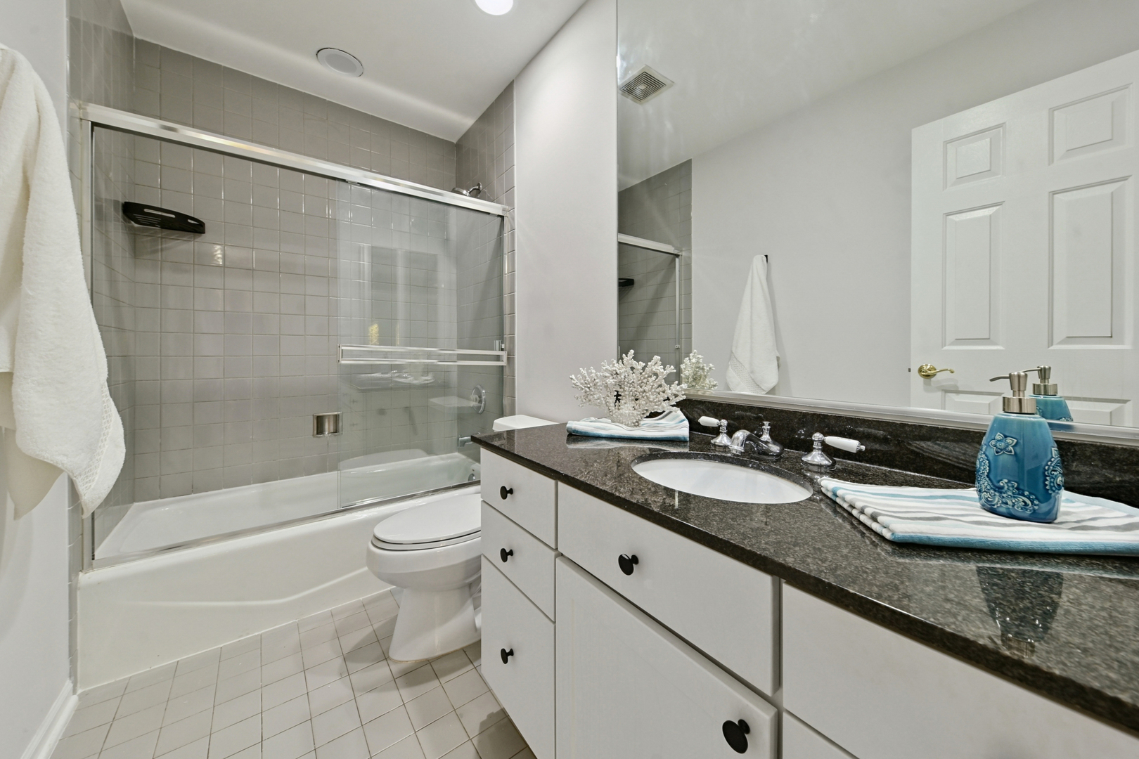 2040 N Sedgwick Street Unit: H