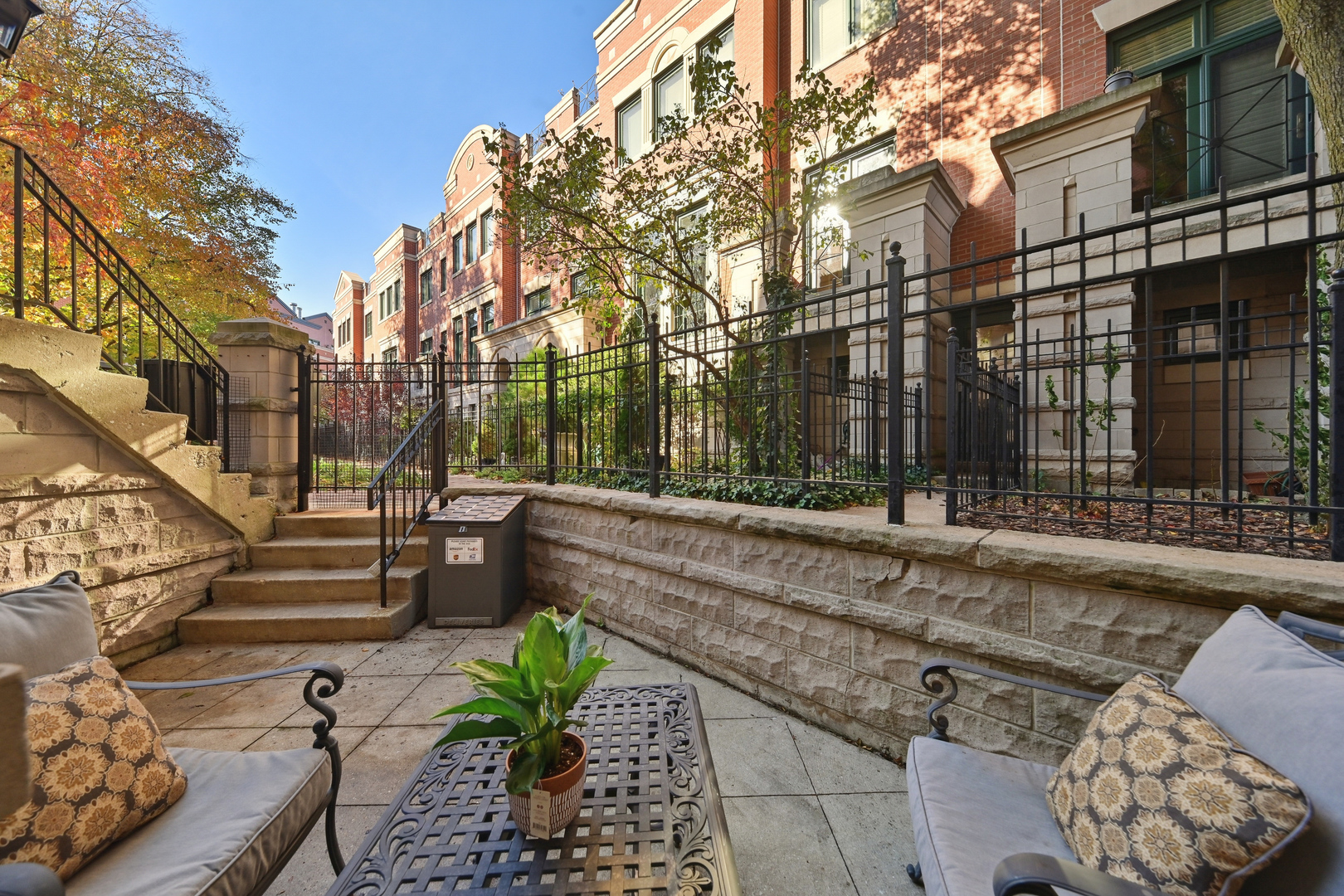 2040 N Sedgwick Street Unit: H