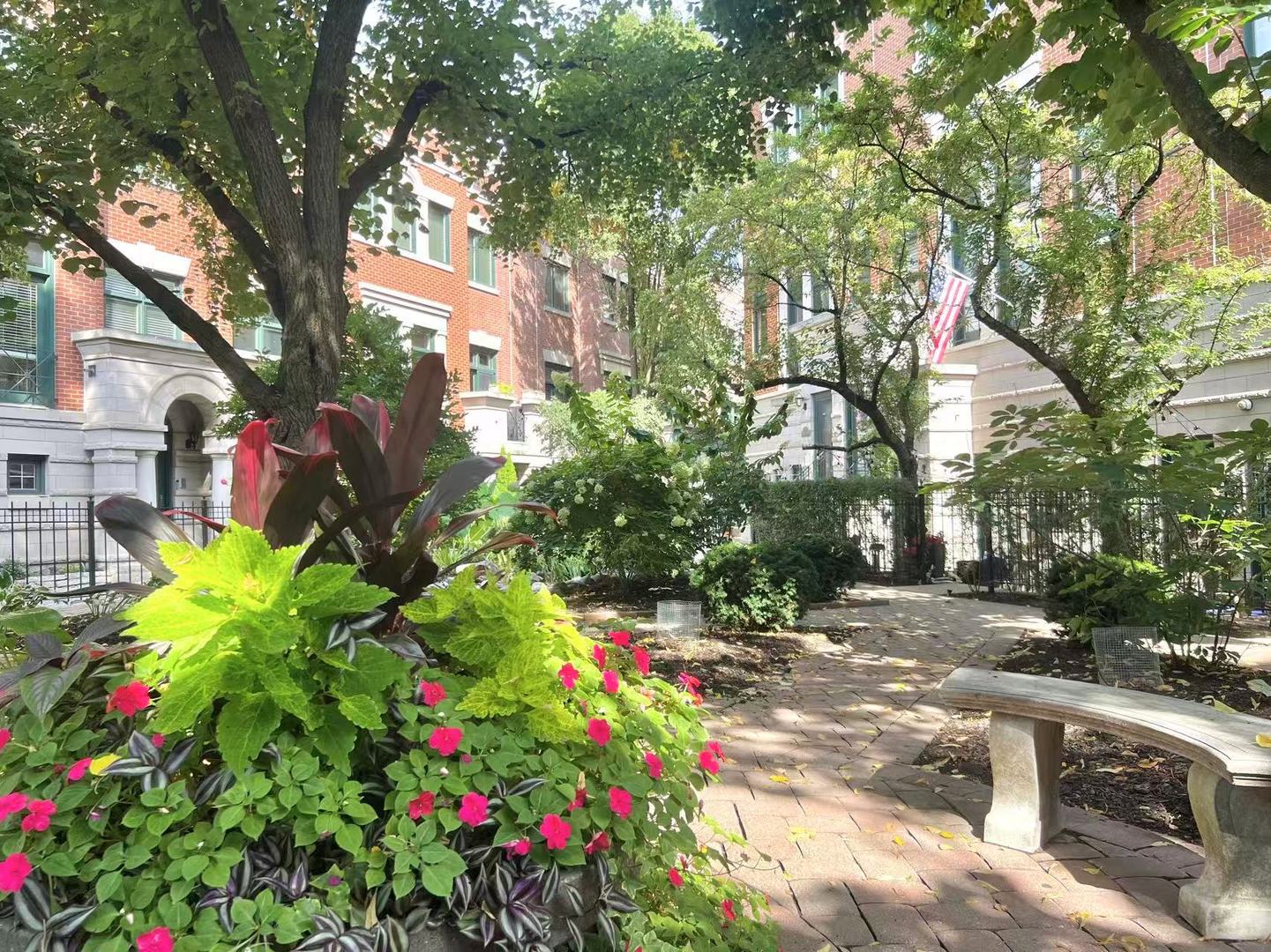 2040 N Sedgwick Street Unit: H