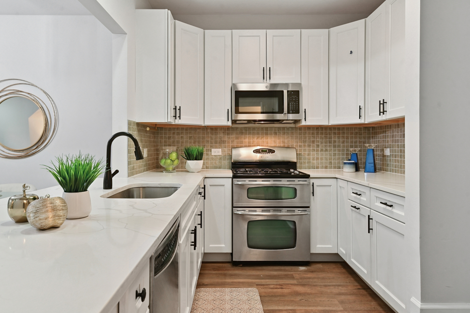 2040 N Sedgwick Street Unit: H