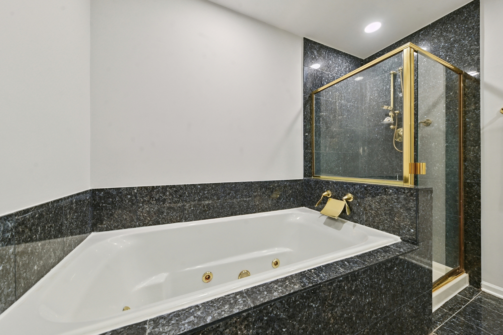 2040 N Sedgwick Street Unit: H