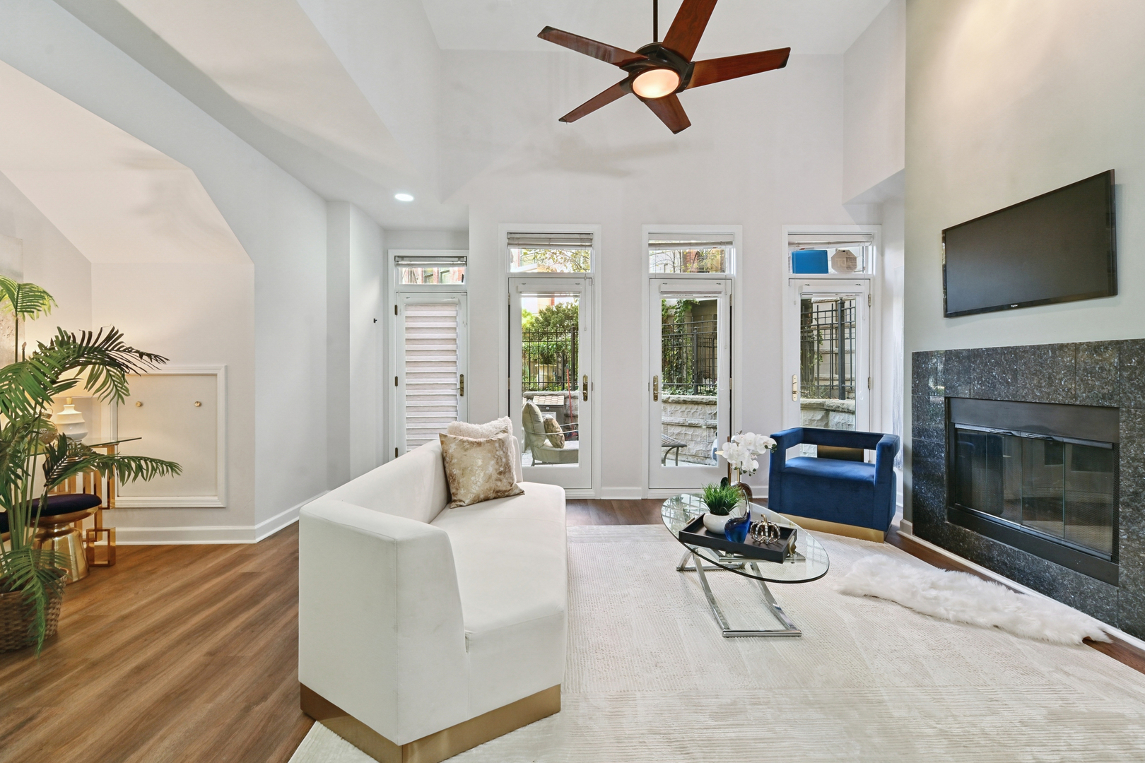 2040 N Sedgwick Street Unit: H