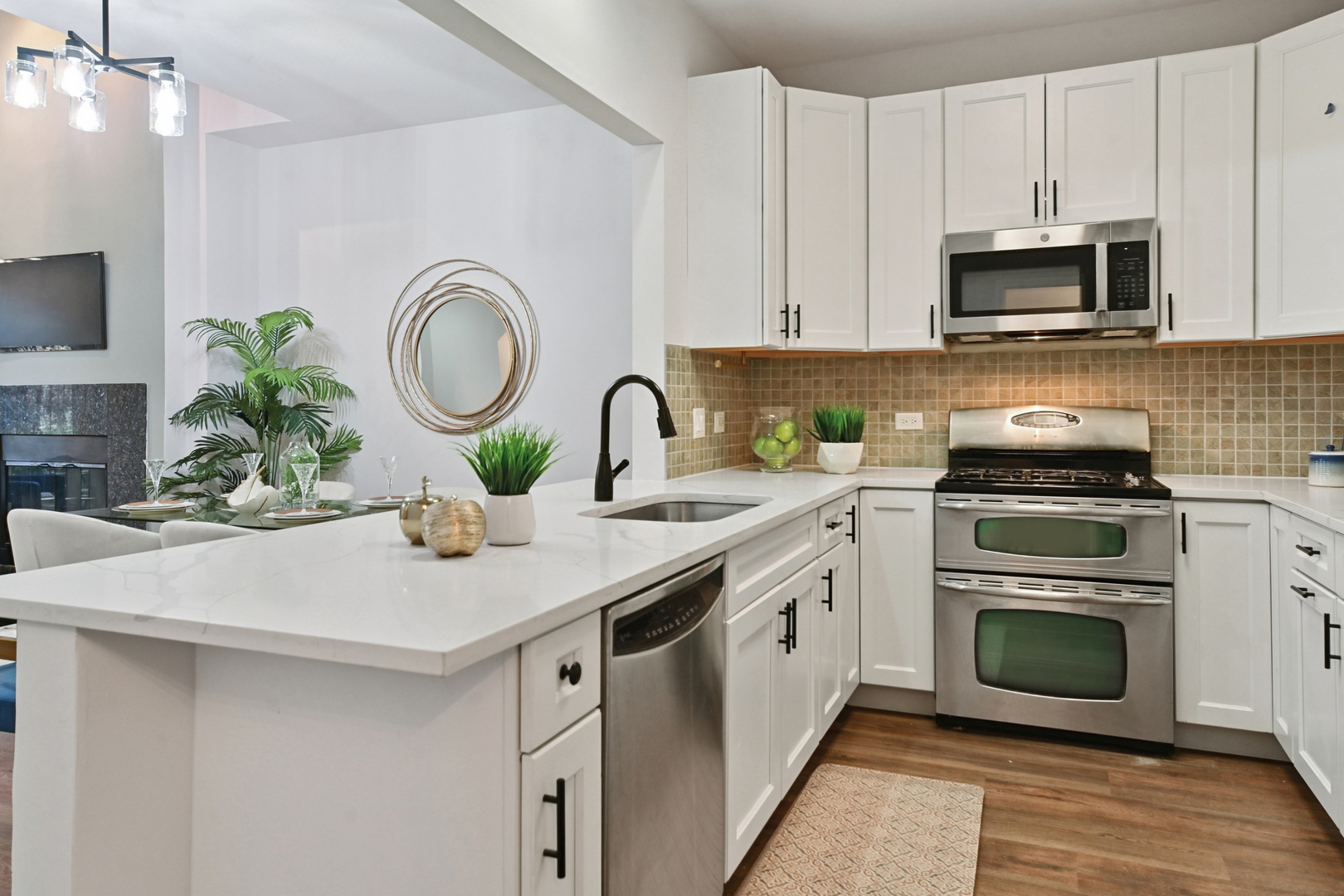 2040 N Sedgwick Street Unit: H