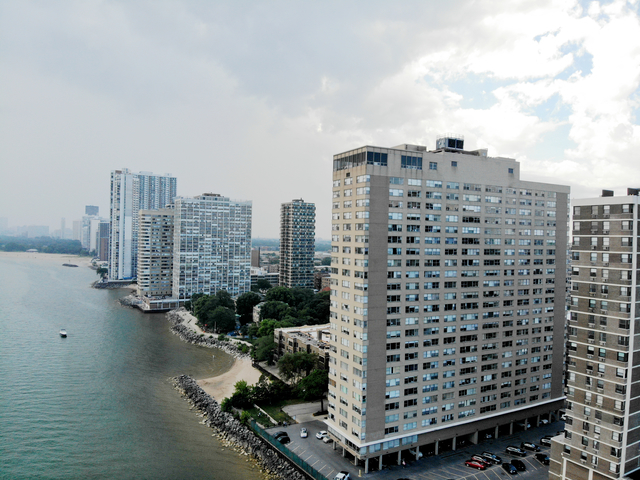 6301 N Sheridan Road Unit: 21E