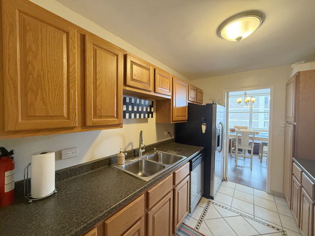6301 N Sheridan Road Unit: 21E