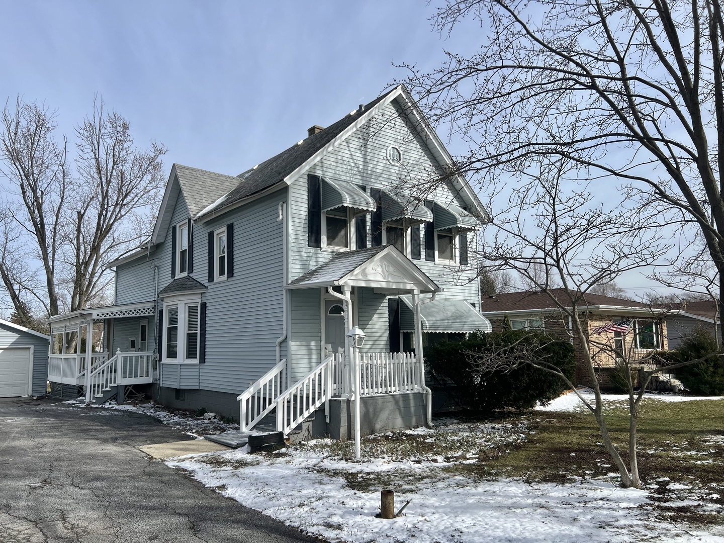 7113 Clarendon Hills Road