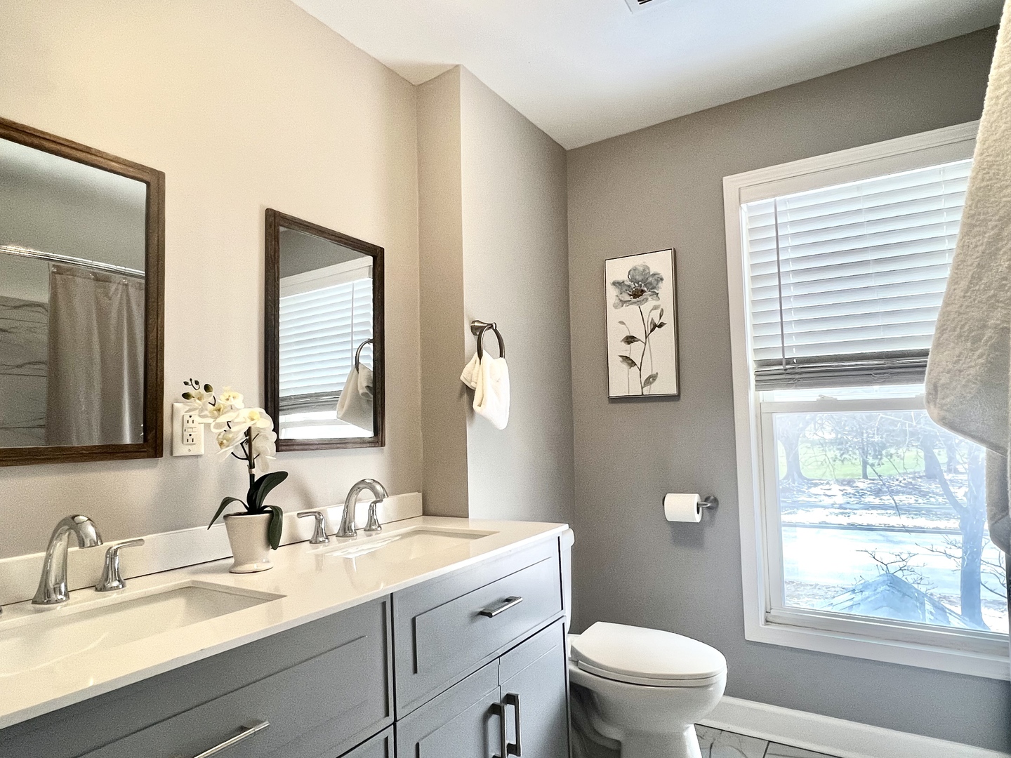 7113 Clarendon Hills Road