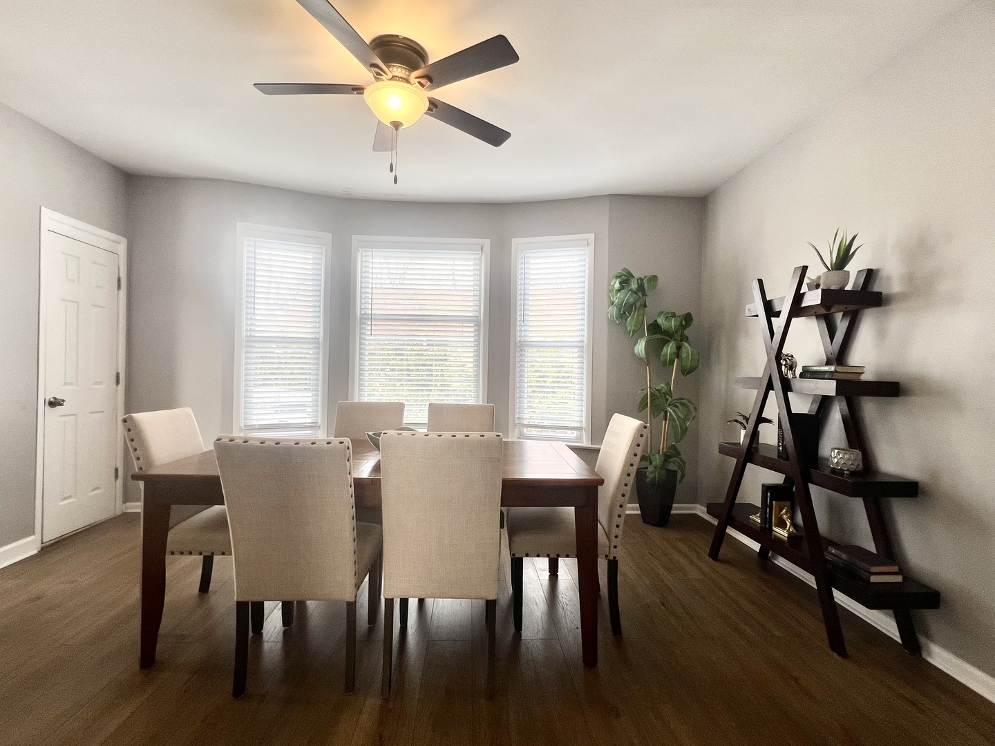 7113 Clarendon Hills Road