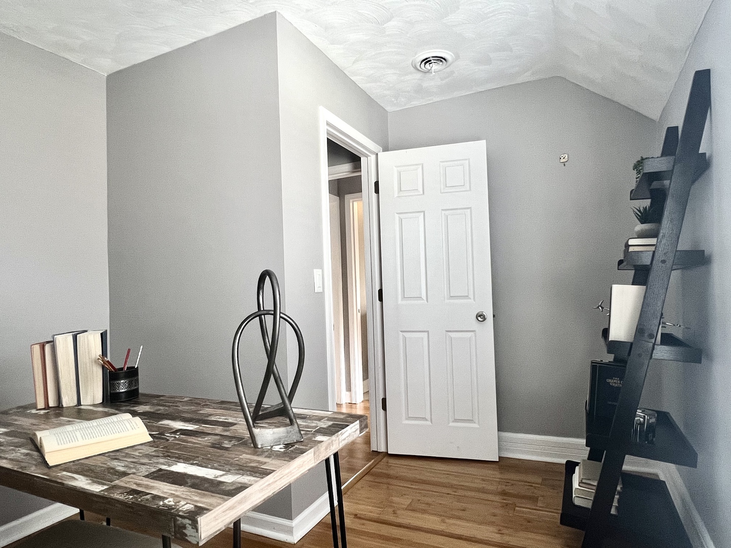 7113 Clarendon Hills Road