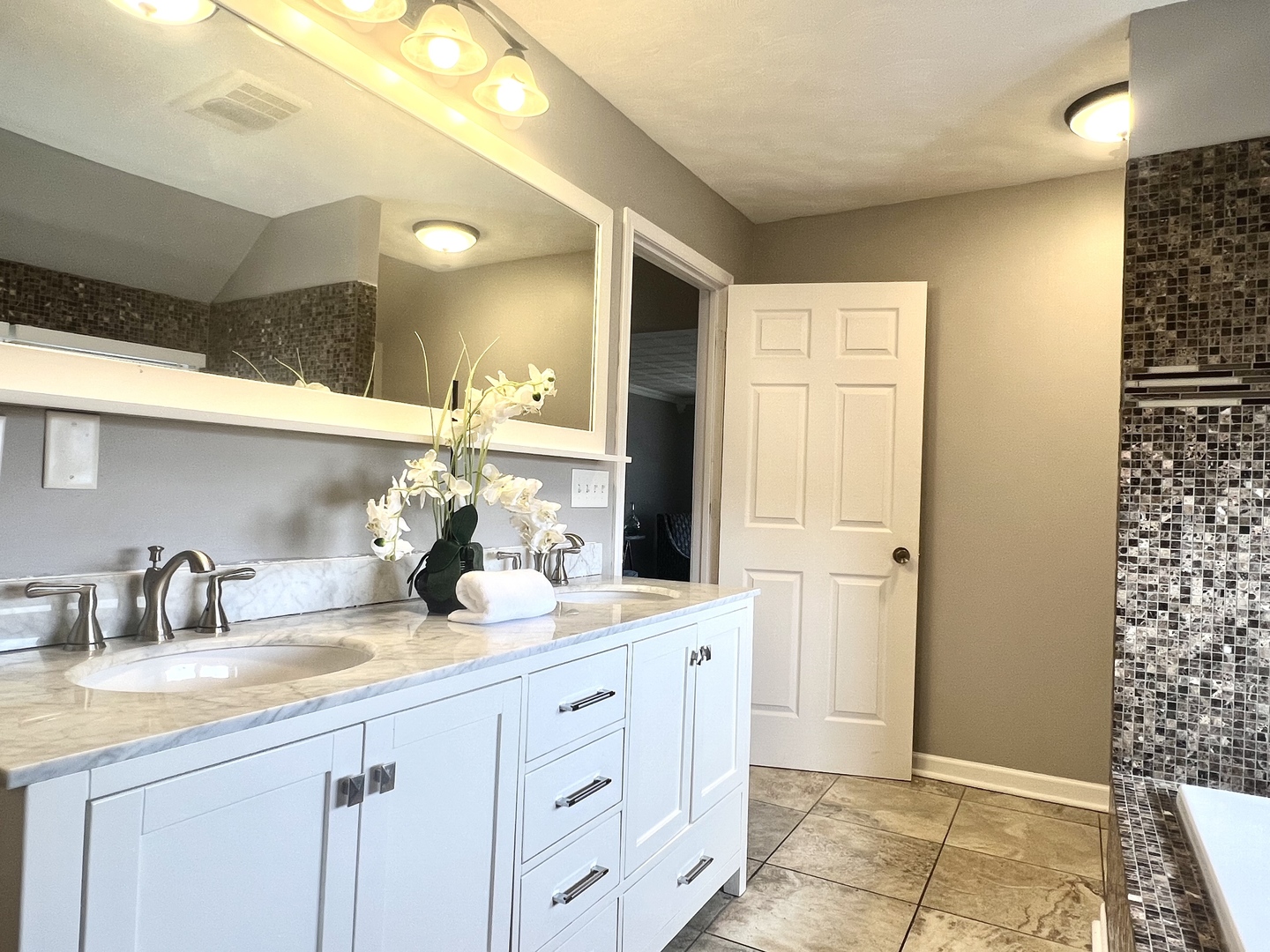 7113 Clarendon Hills Road