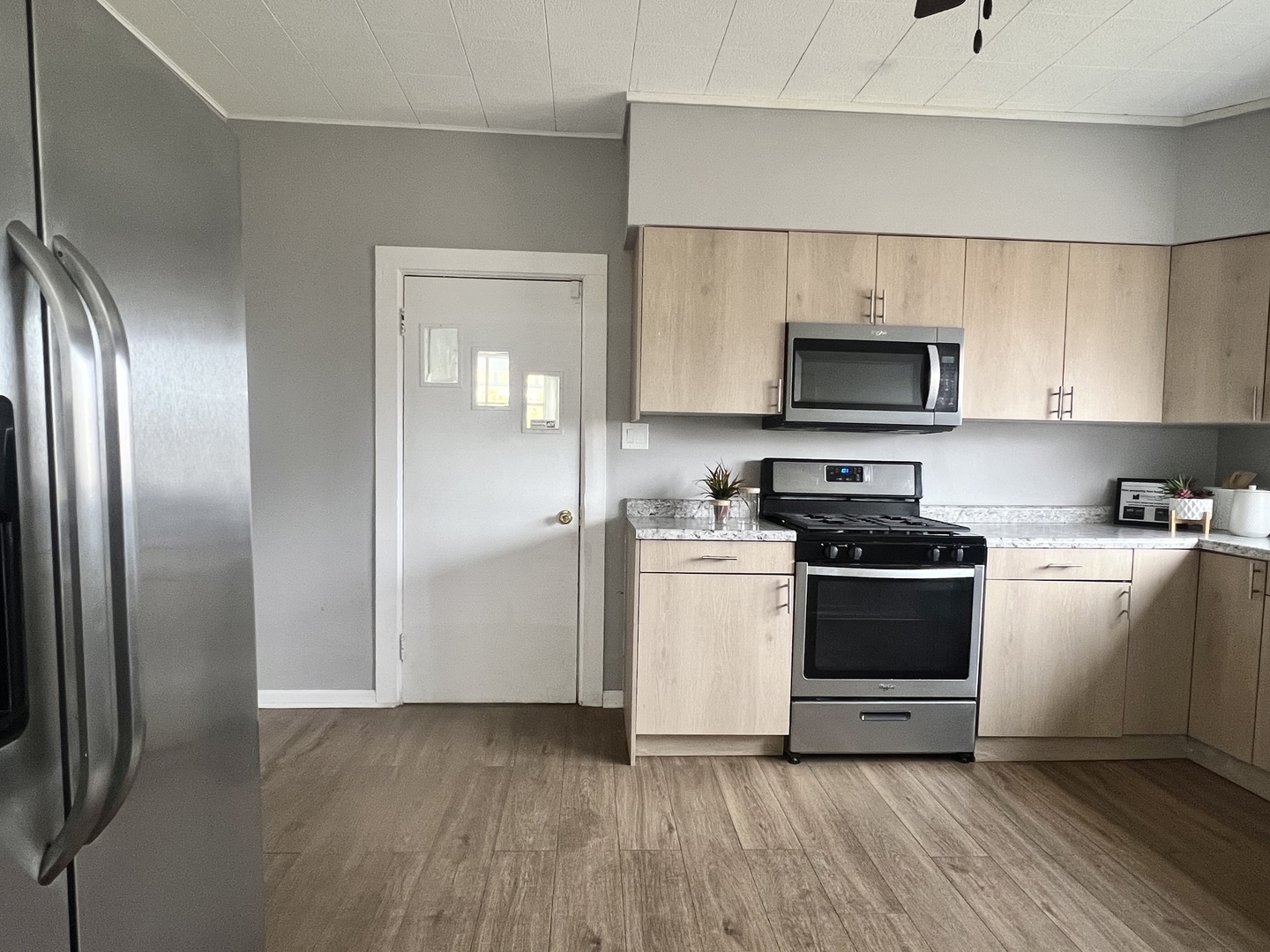 7113 Clarendon Hills Road