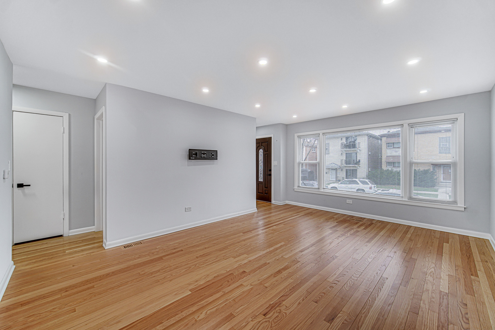 2219 N 74th Court