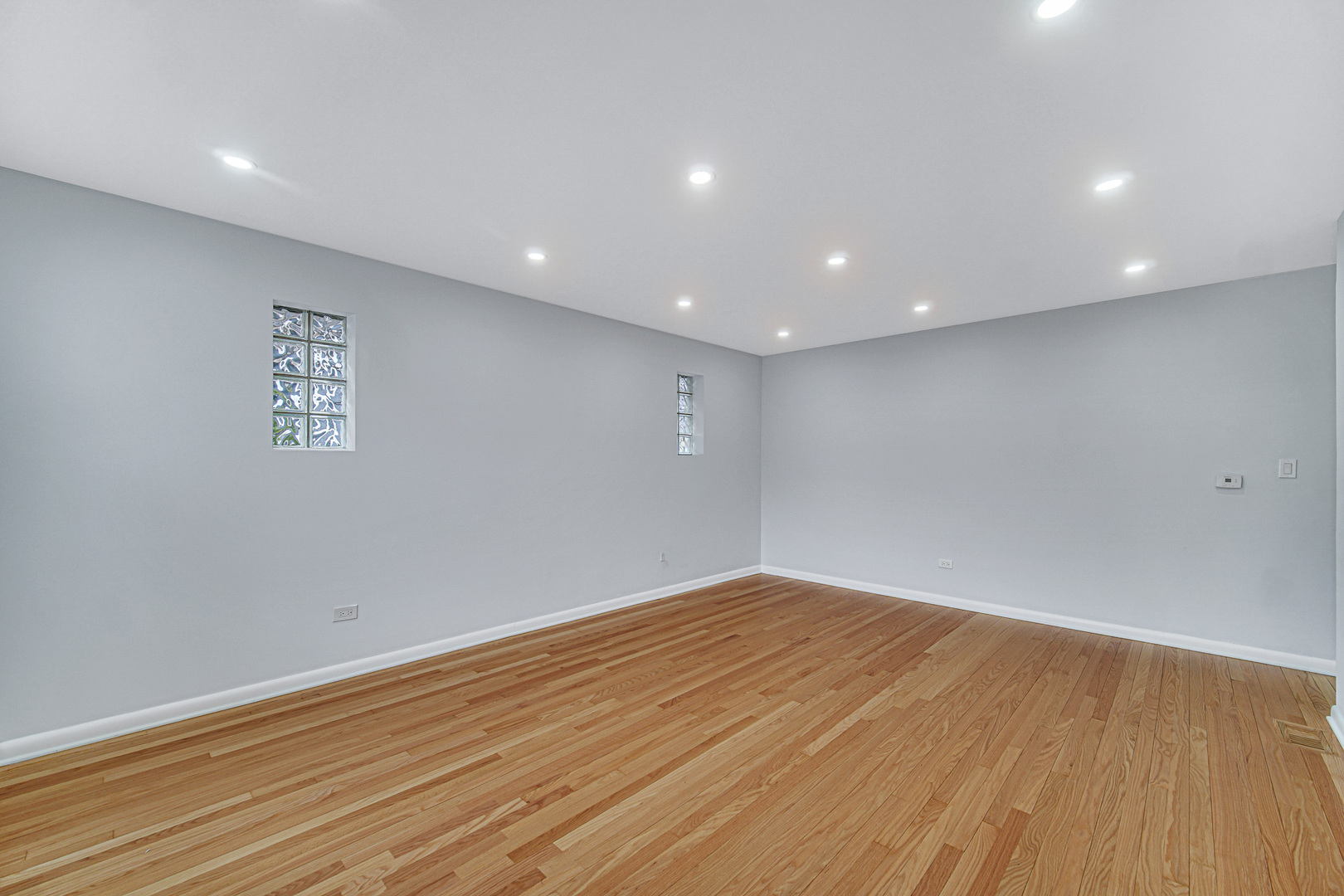 2219 N 74th Court