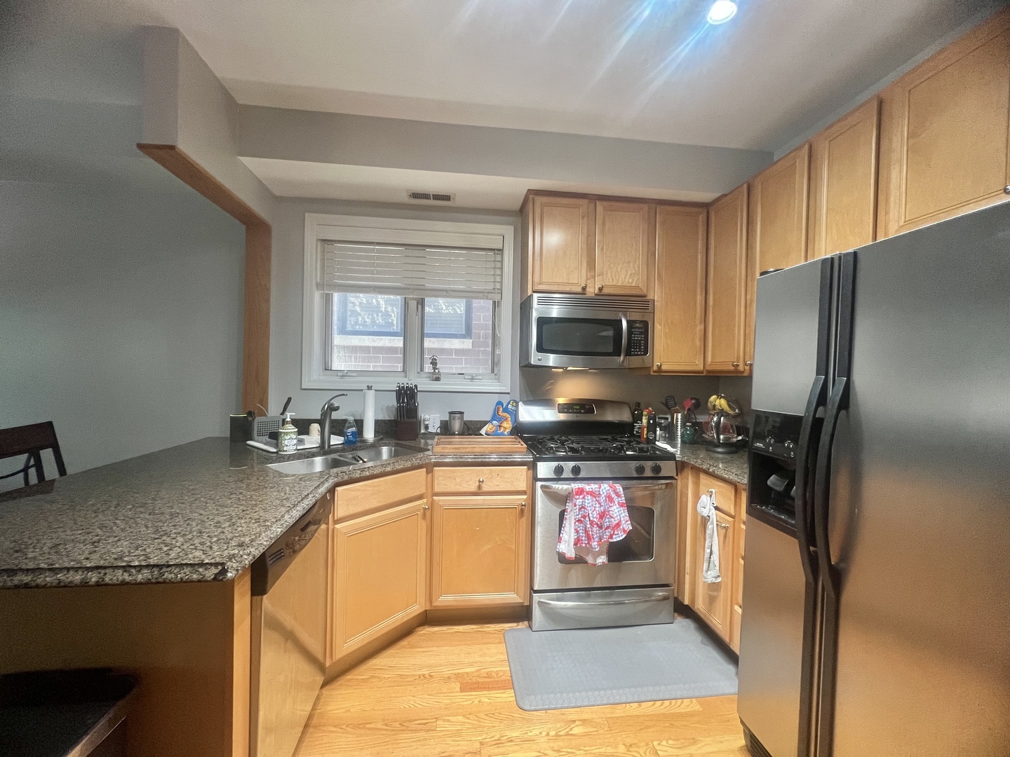1522 N Bosworth Avenue Unit: 2