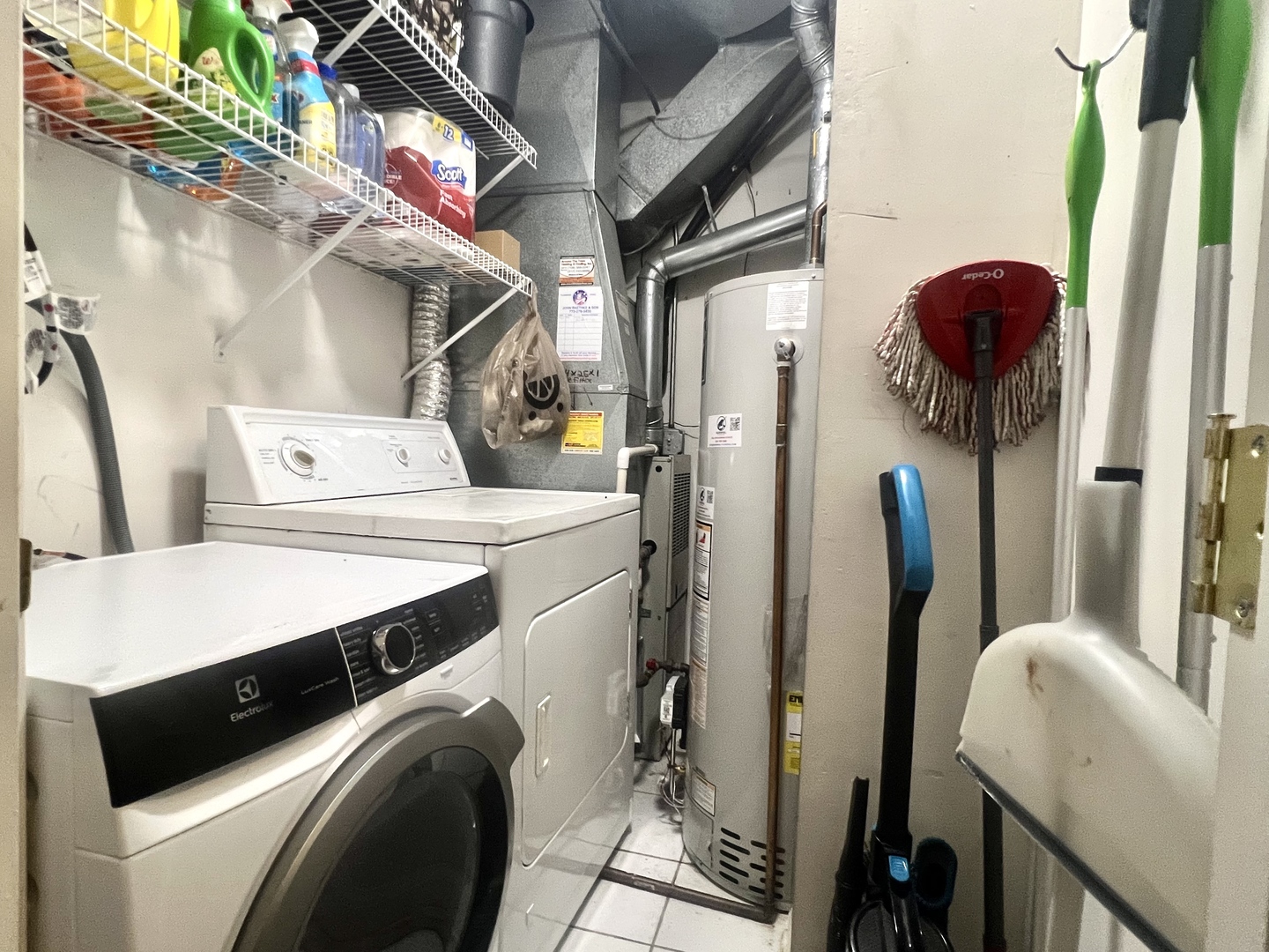 1522 N Bosworth Avenue Unit: 2