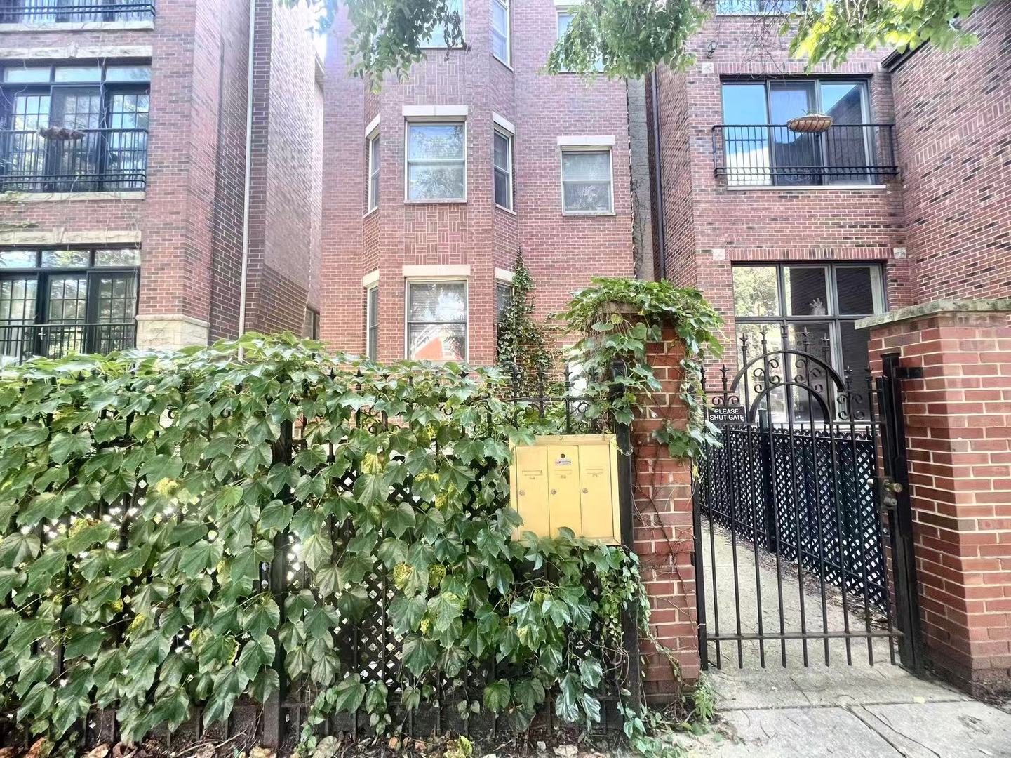 1522 N Bosworth Avenue Unit: 2
