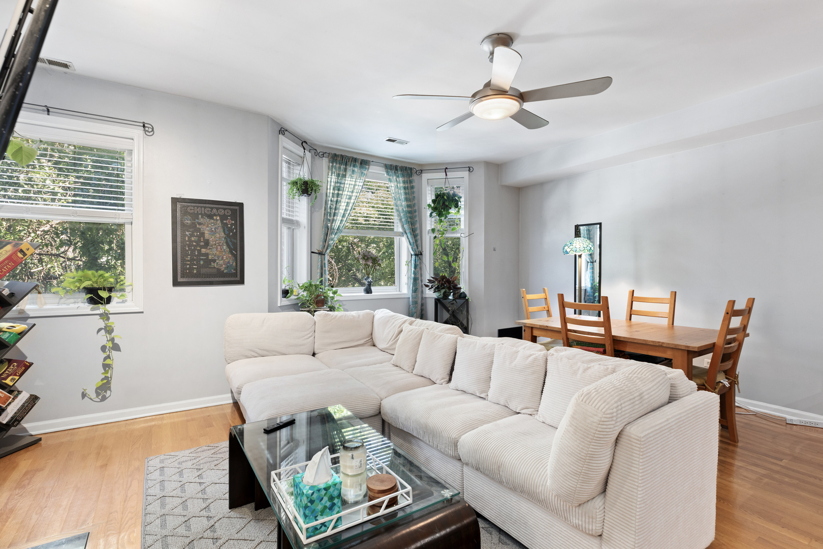 1522 N Bosworth Avenue Unit: 2