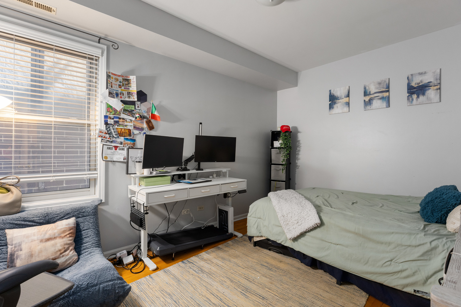 1522 N Bosworth Avenue Unit: 2
